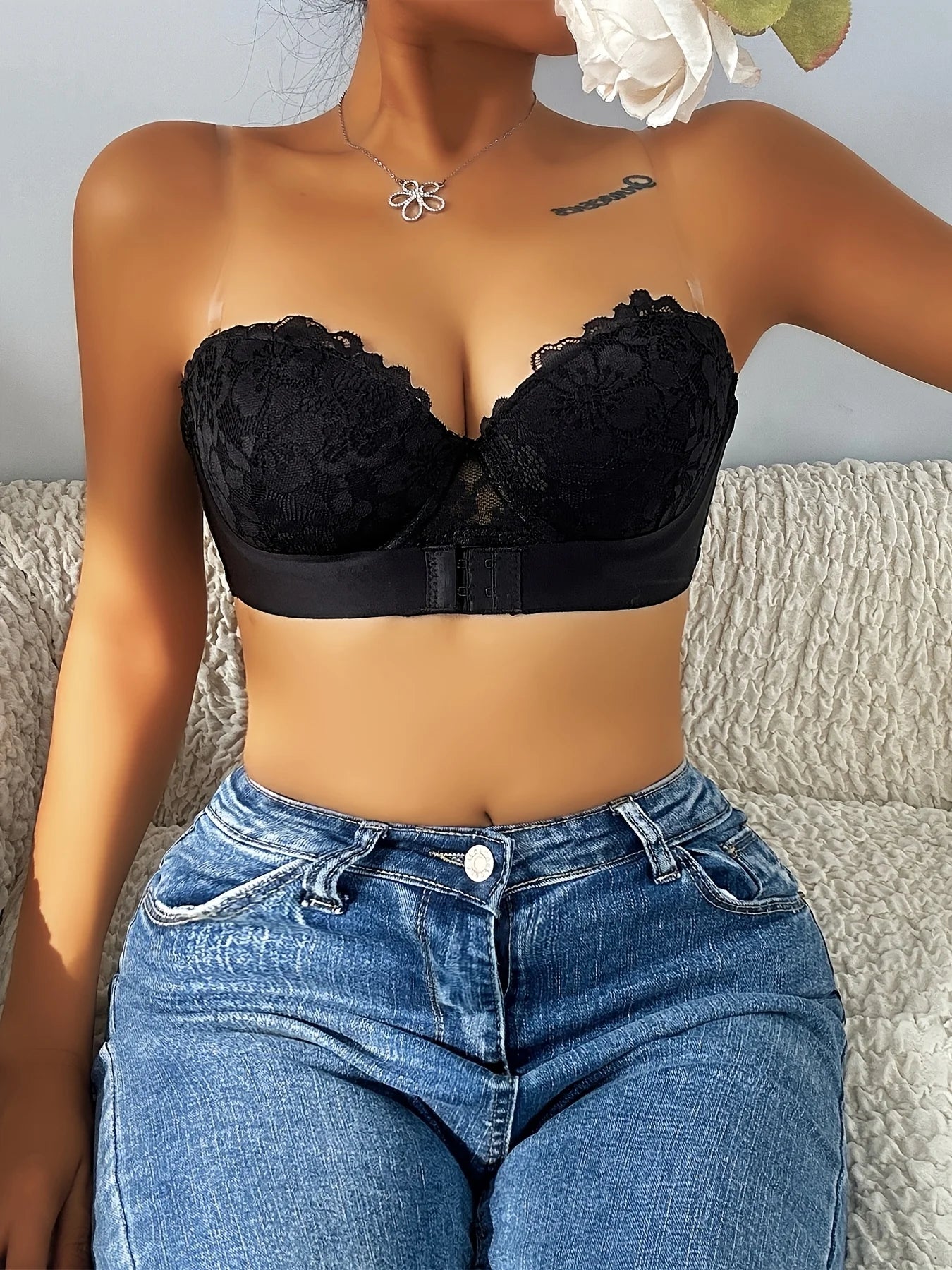 Solid-color floral lace semi-transparent strapless steel-cup plunge bra, sexy and comfortable front-opening and closing bra, wom