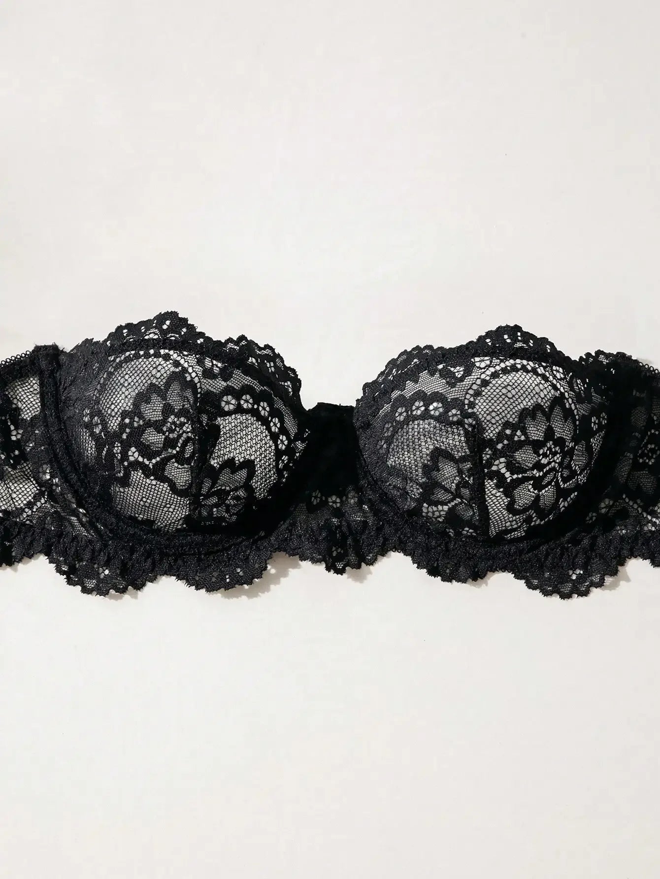 Women's Floral Lace Lingerie Set - Sexy Underwire Bandeau Bra & Scallop Thong, Breathable Comfort for Daily Wear All Seasons