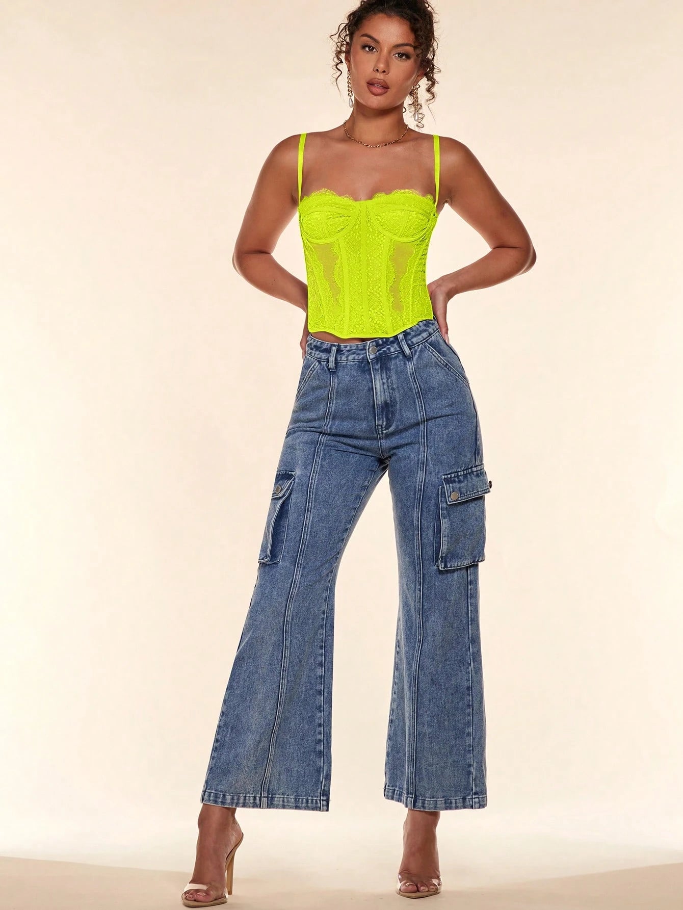 Sexy and hot girl's tight corset top with eyelash lace, semi-sheer fishbone short fashion women's vest camisole.