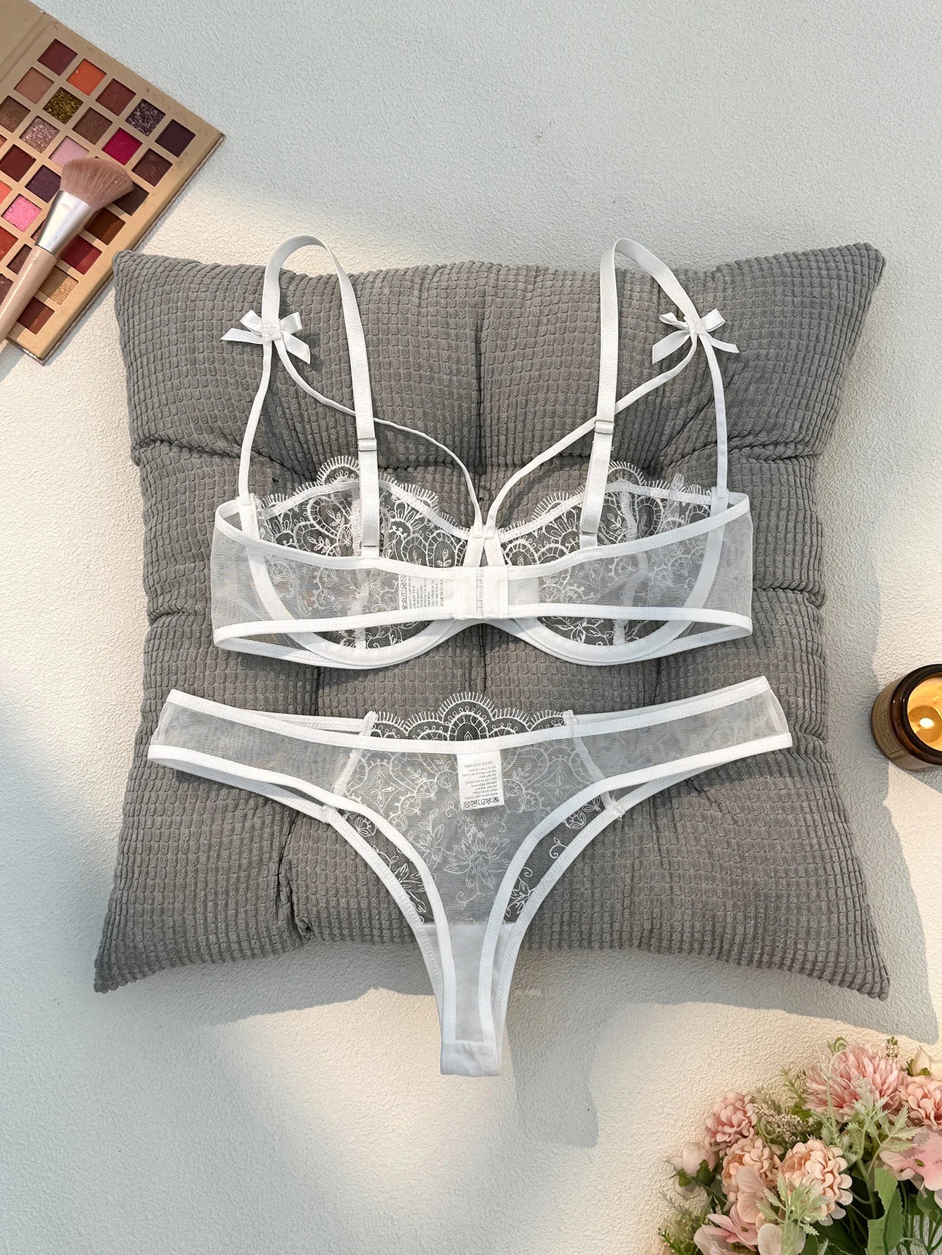 2-piece White sexy lingerie set, an experience of daily intimate life that is both pure and exudes allure ZA824057
