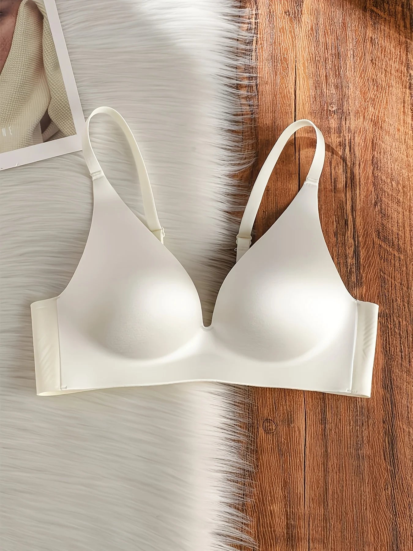 Seamless Light-Sensitive Bra for Women with Small Bust - Lift and Gather Design Wire-Free Underwire-Free Prevents Sagging and Re
