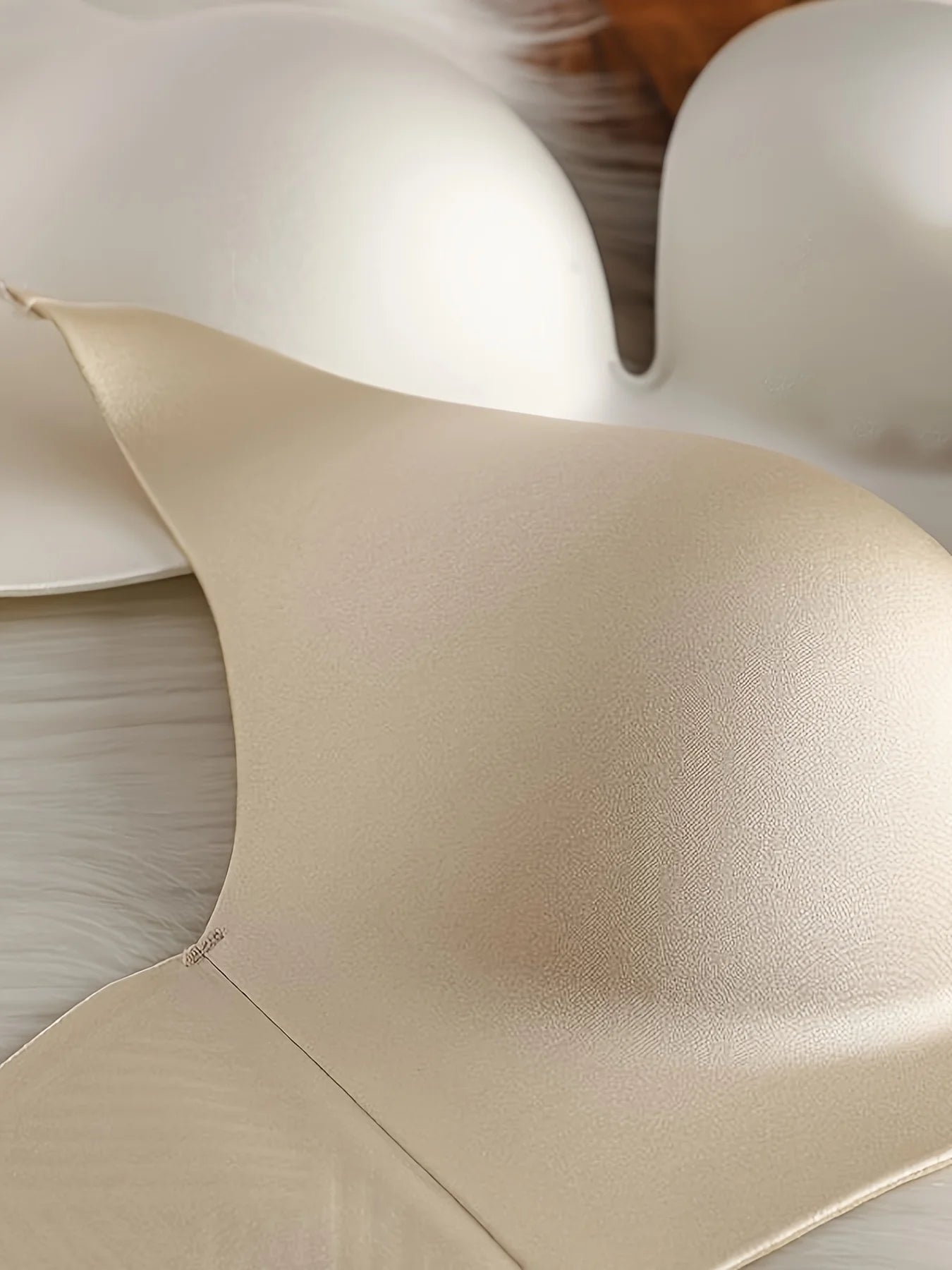 Seamless Light-Sensitive Bra for Women with Small Bust - Lift and Gather Design Wire-Free Underwire-Free Prevents Sagging and Re