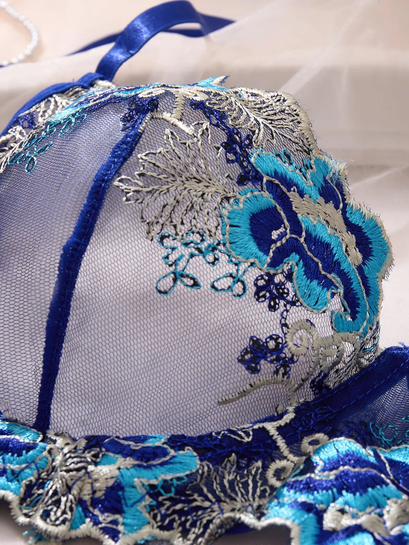 A set of sexy blue lingerie, featuring floral patterns, combining charm and sexiness ZA825146