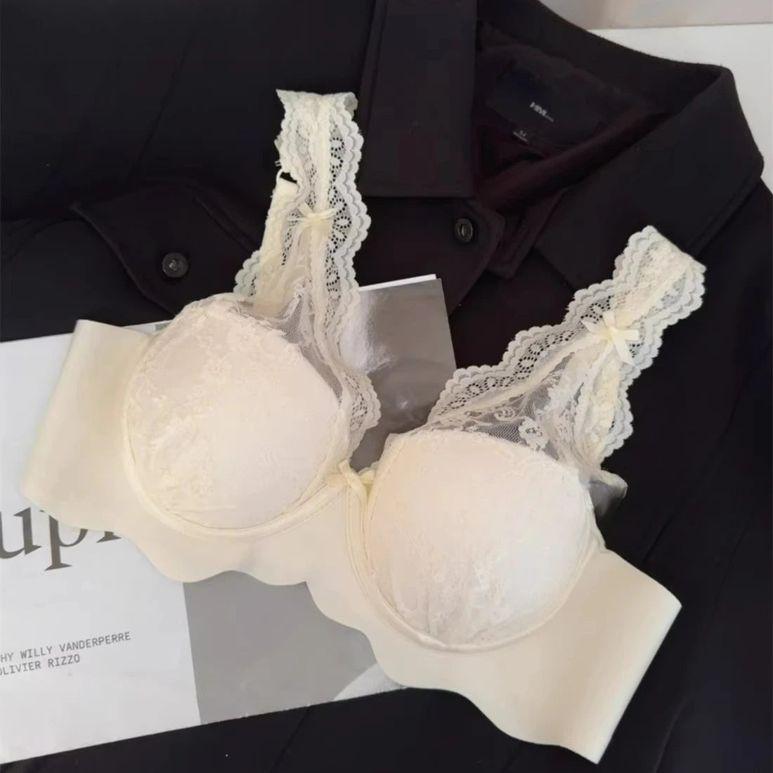 French Bras for Women Push Up Sexy Lace Bralette Small Bust Enhancer Round Shape Anti Sag Everyday Adjustable Underwire Bra