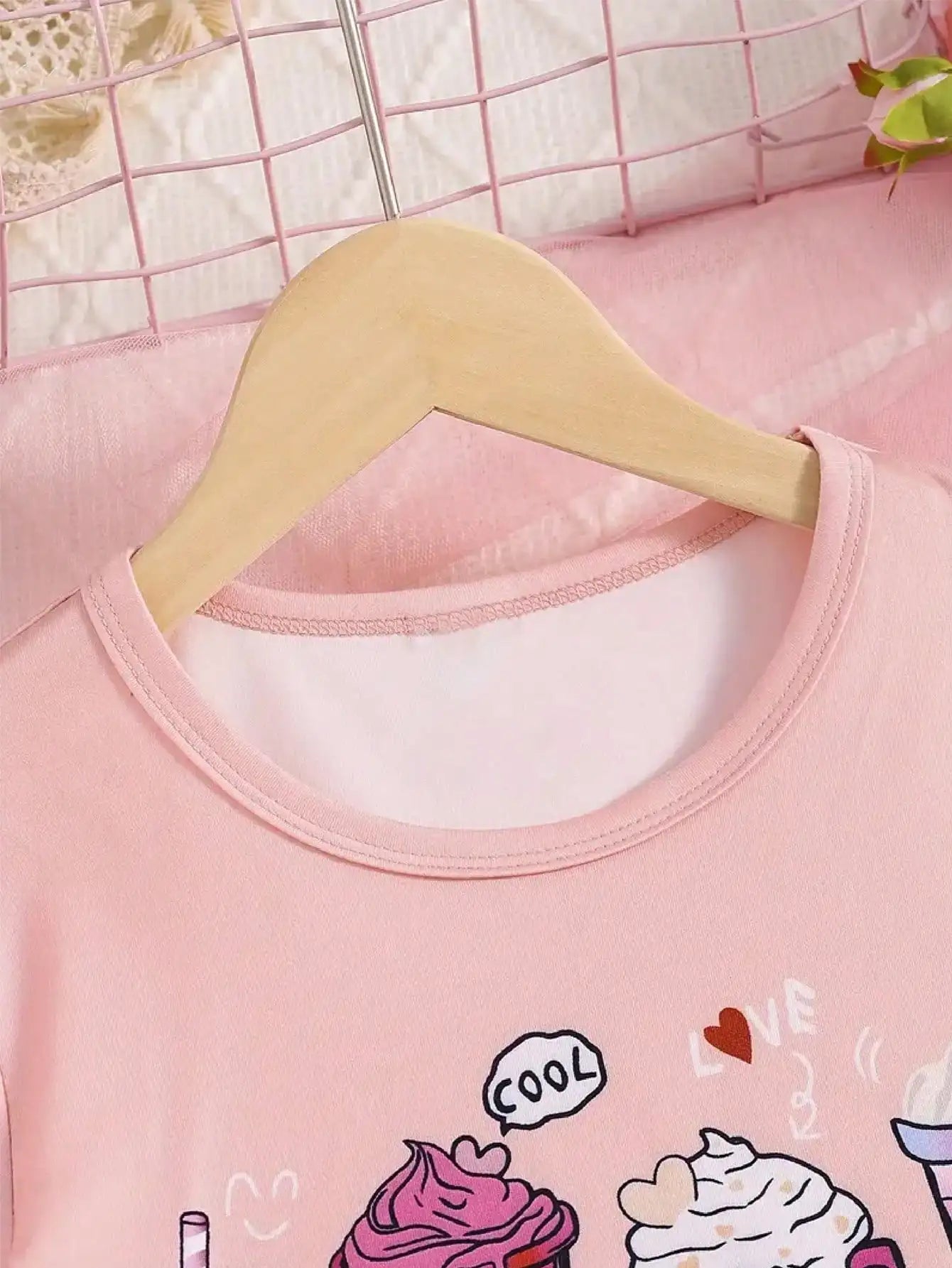 2 cute pajama sets, medium stretch printed short T-shirts and shorts with fresh and fashionable cold drink patterns