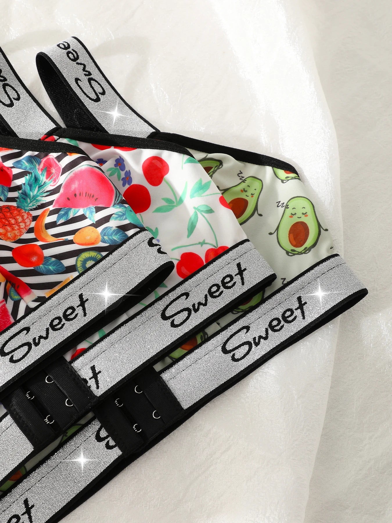 3 Pack Women's Wireless Bra, Mixed Fruit Print Front Closure Shiny Trim Comfort Bralette
