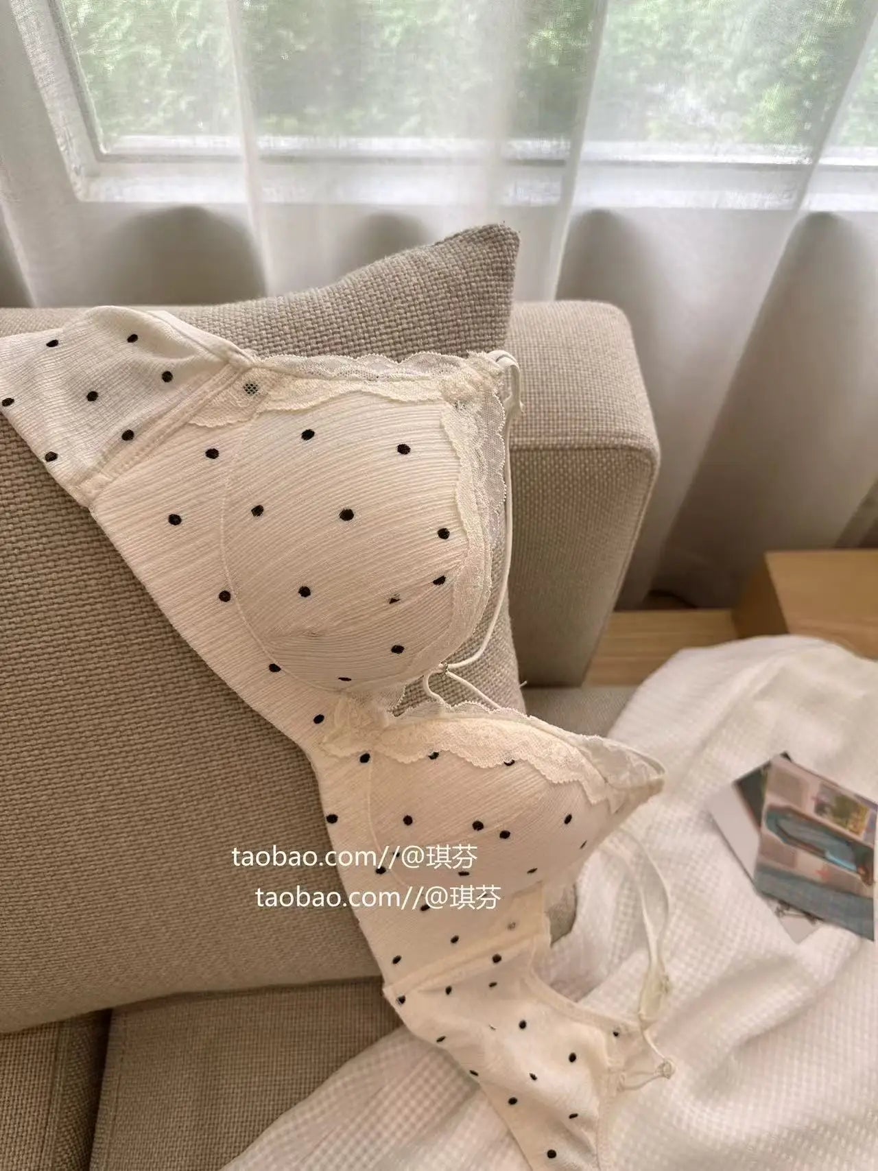 Sexy Lace Polka Dot Lingerie Set with Small Chest Gathered, Comfortable Without Steel Ring Lingerie, Two Piece Underwear Set