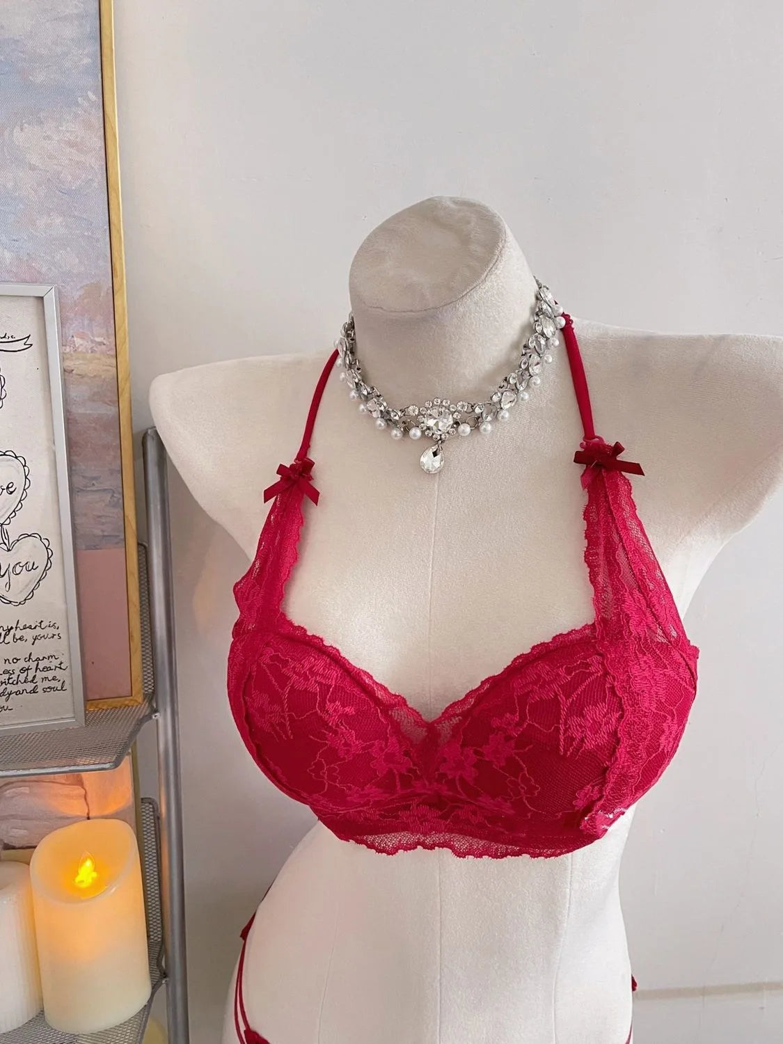 Neck-baring and Shoulder-revealing Lingerie with A Gathered, Sexy Lace Upper That Supports The Bra.