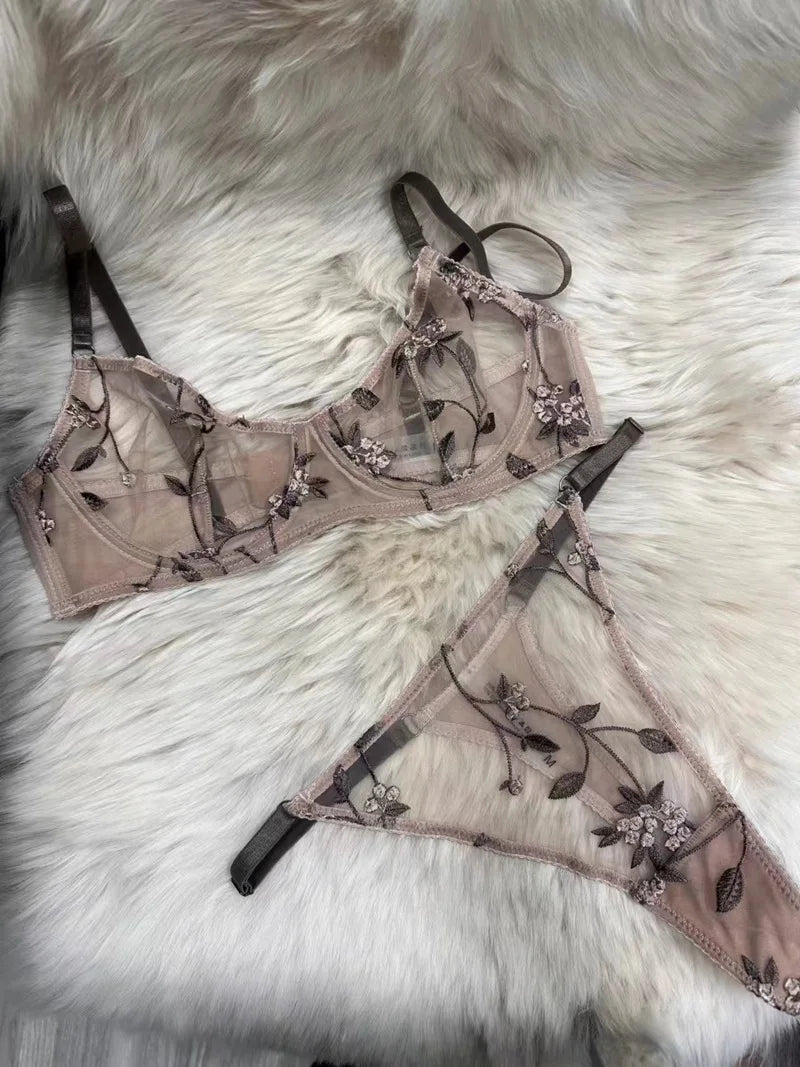 Elegant Summer Lace Bra Sheer Embroidered Comfortable Support Anti-Sag Full Coverage Modest Design & Women Large Chest Minimize