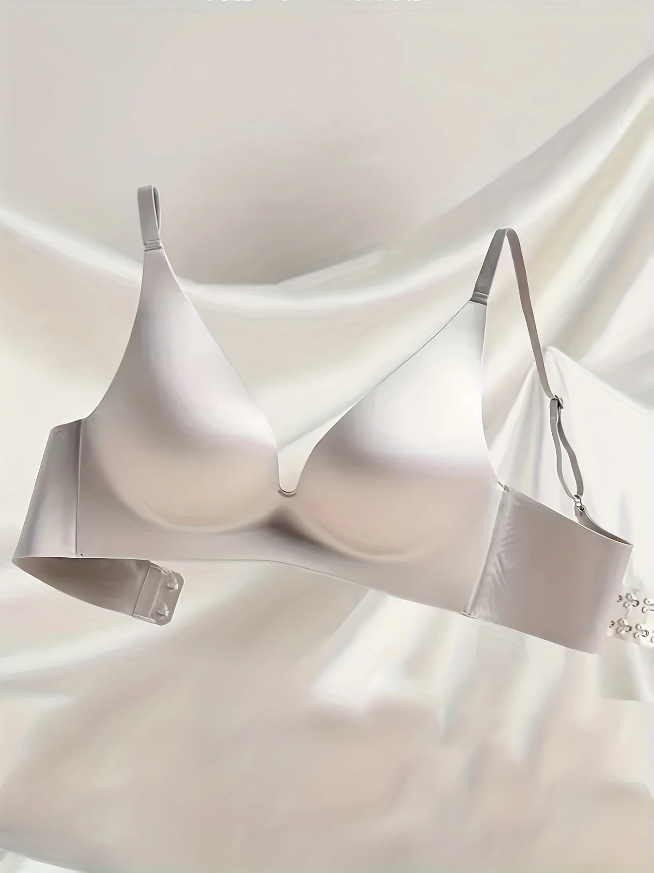 Seamless Light-Sensitive Bra for Women with Small Bust - Lift and Gather Design Wire-Free Underwire-Free Prevents Sagging and Re