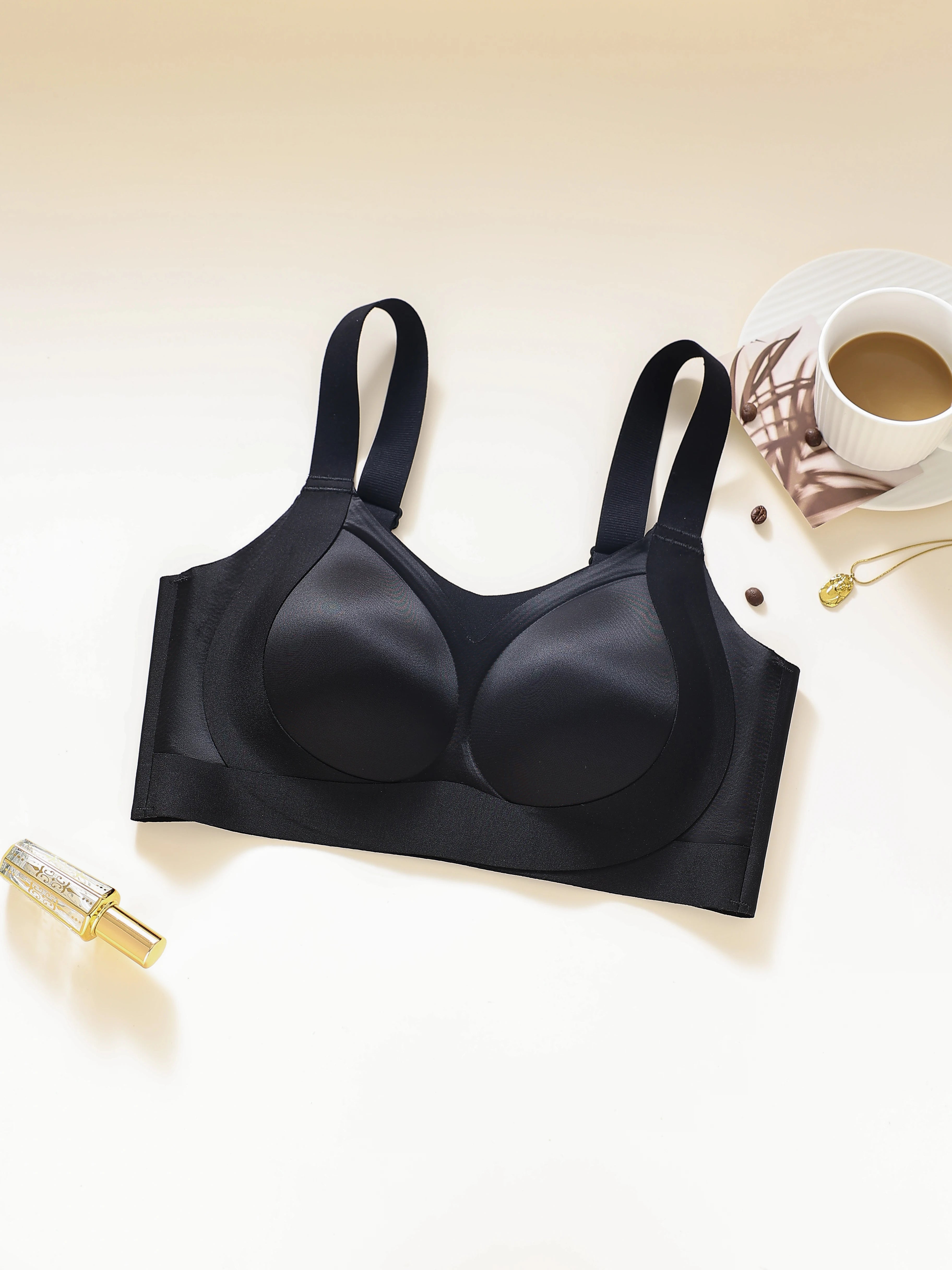 CAITING Wireless Full-Cup Bra Lingerie for Women — Seamless, Invisible Under Clothes, Full Coverage, Large Size M-3XL