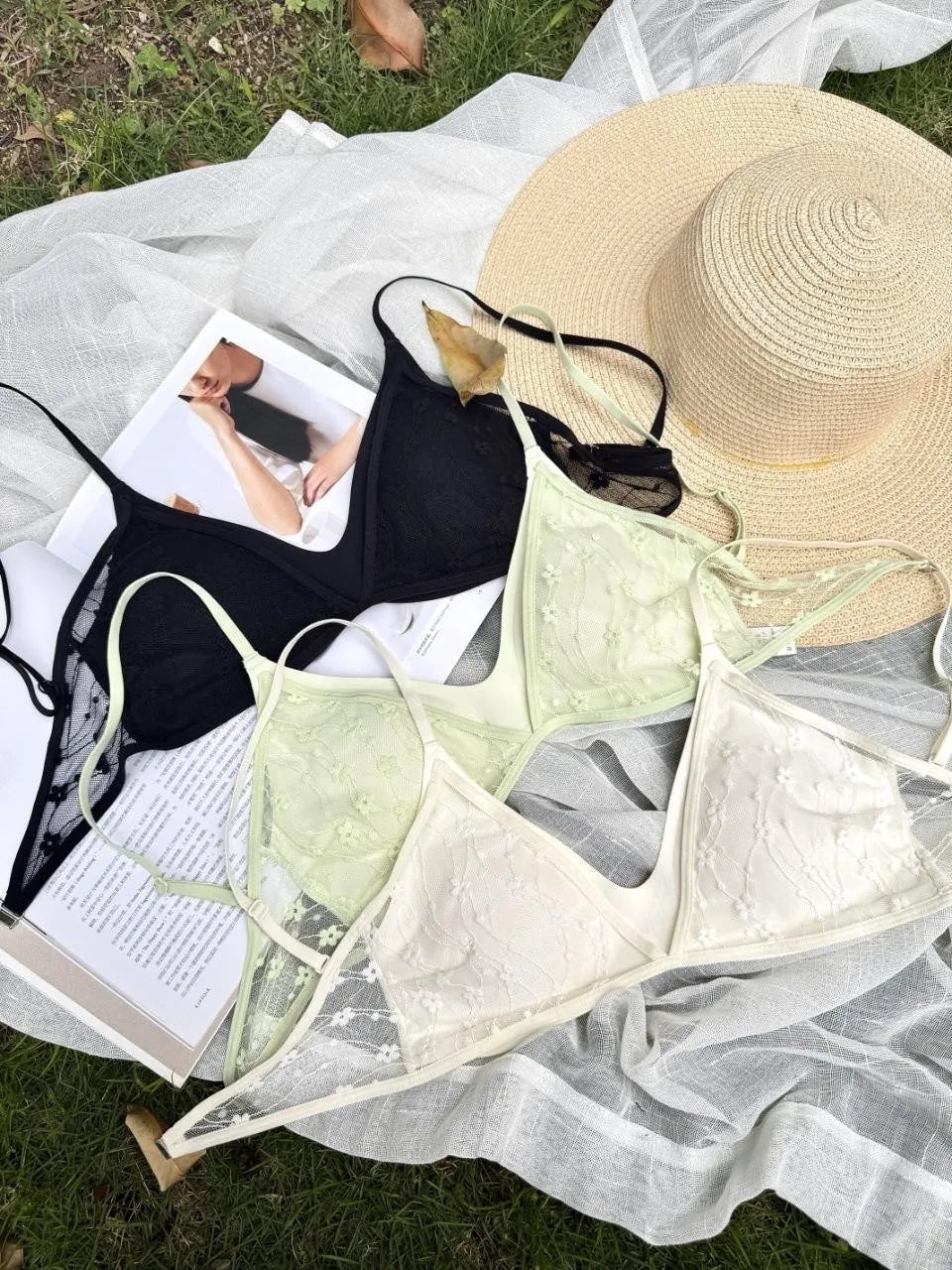 Lace Lingerie for Women's Summer, Thin, Large-bust, Slimming, Lace-curving, Triangular Cup, Beautiful Back, Seamless Bra