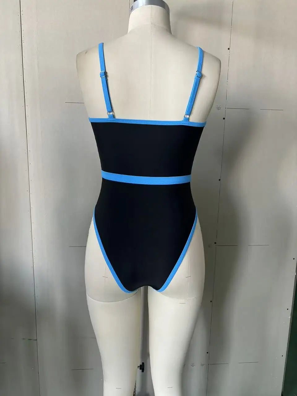 2025 New Women's One-piece Swimsuit Sexy One-piece Fashion Women's Swimwear Casual Beach Outdoor Vacation Bathing Suit