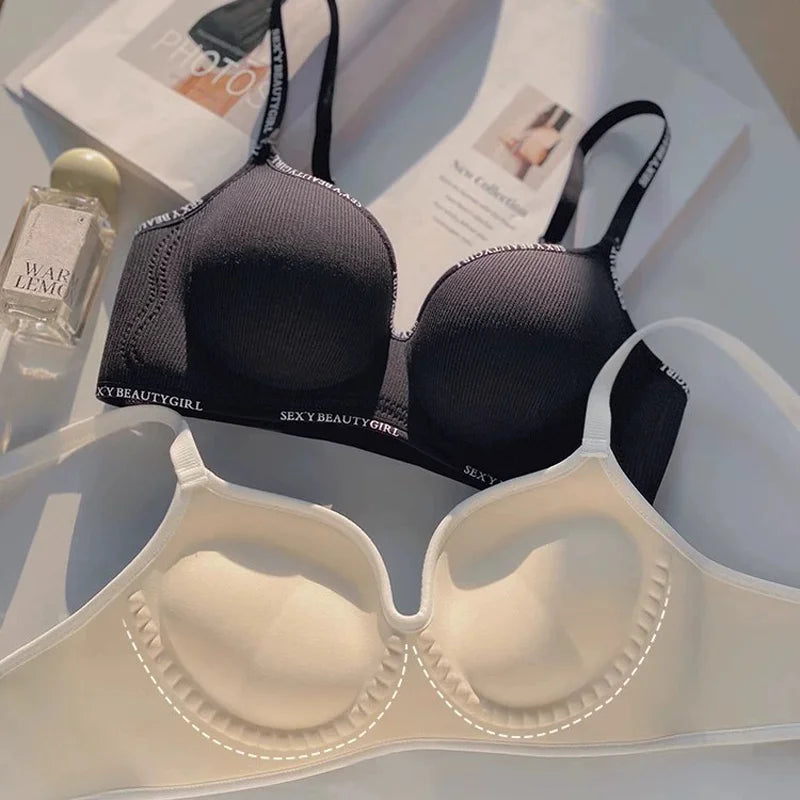 New Fashion Bra for Smaller Busts: Enhances and Gathers with Letter Design Wire-Free, Nude-Feel, Skin-Friendly One-Piece Bra