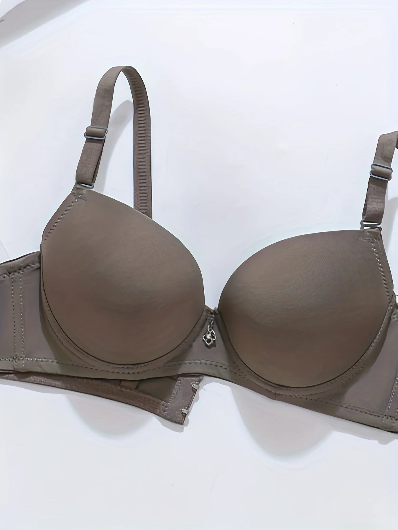 Ladies' small chest gathered bra, palm massage, steel ring on top, smooth and breathable text bra