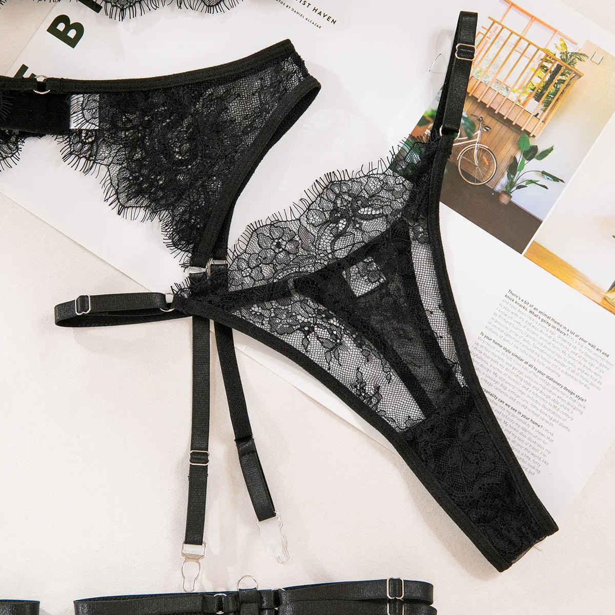 Sexy Lingerie Seduction Set Sexy French Eyelash Lace Hollow Bra Garter Belt Four Piece Bodysuit Sets Charming Beautiful EM6S