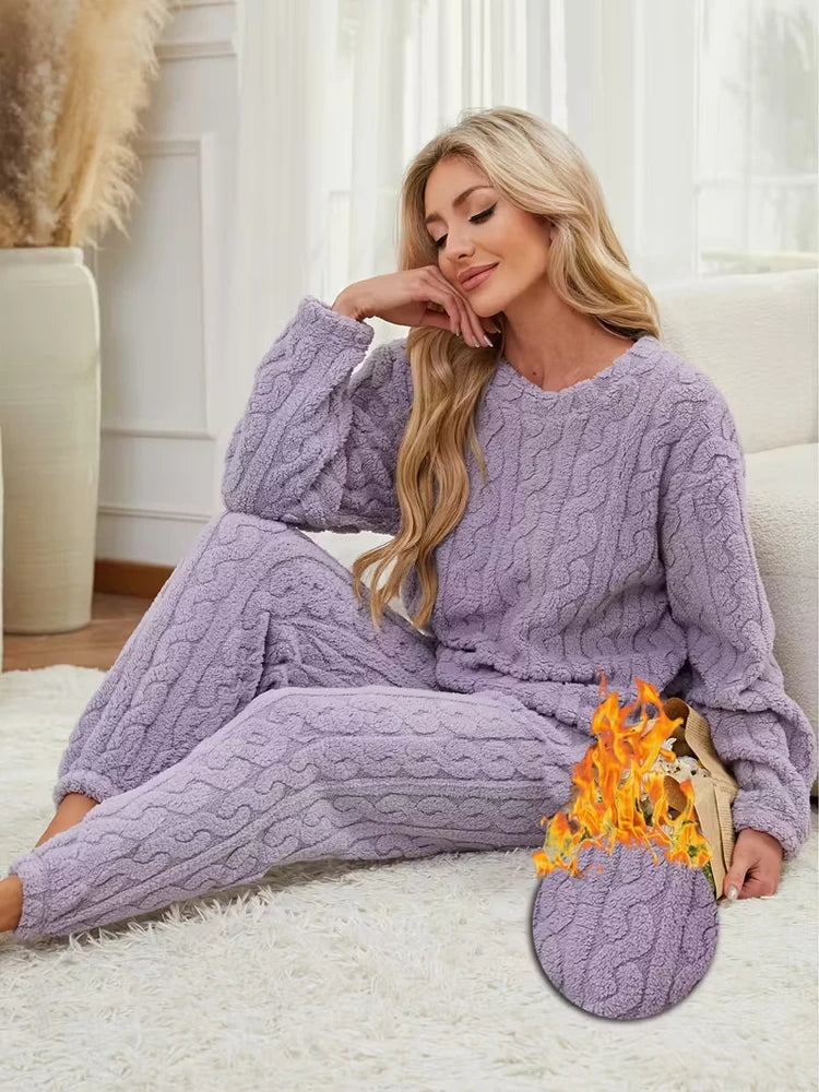 Two-Piece Autumn and Winter Pajama Set with Fleece Lining, Thick Coral Velvet Home Wear, Fashionable Warm Long-Sleeve Pants Sets
