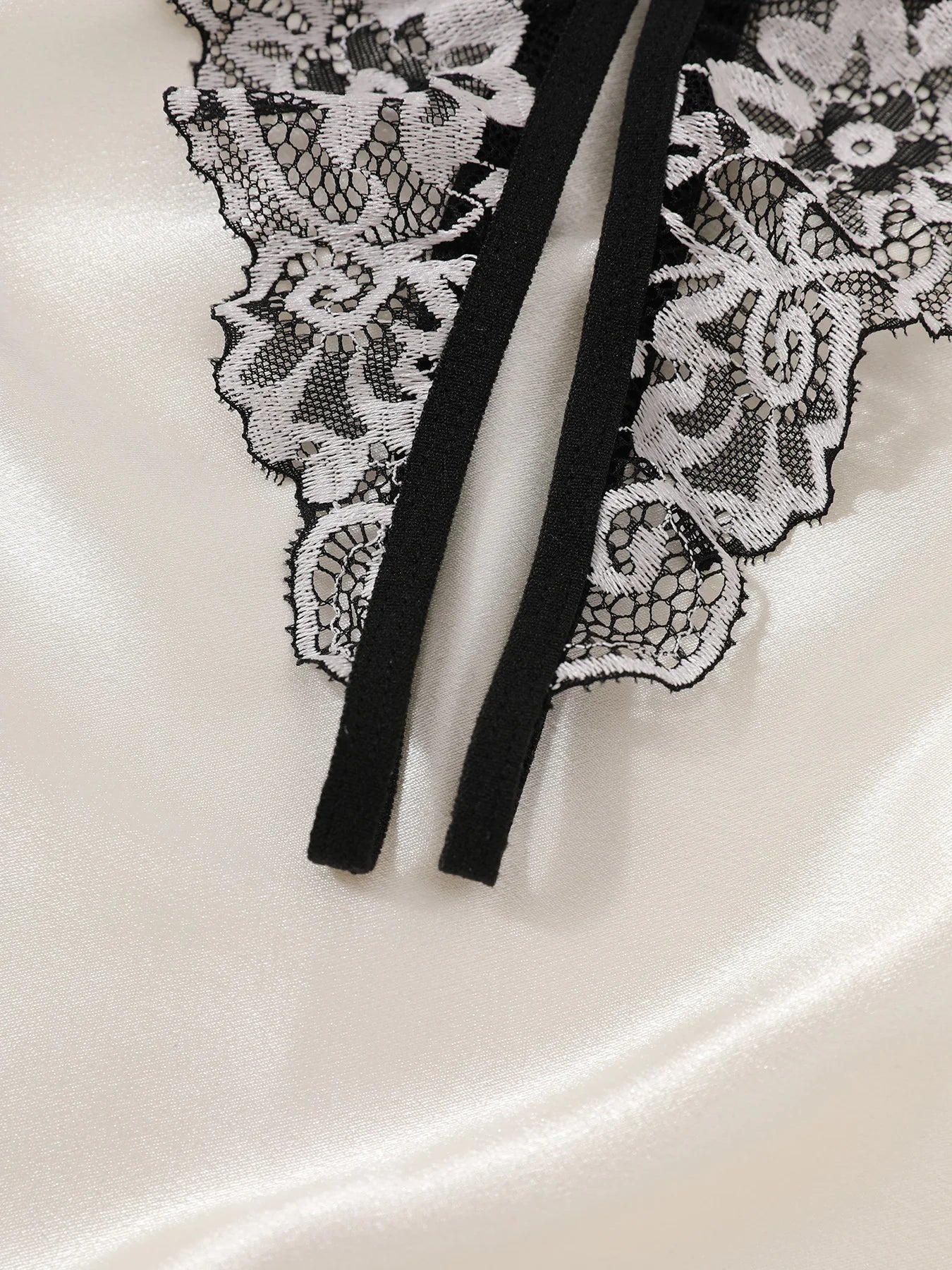 Women Lingerie Bra and Thongs Sets Ultrathin Lace Lingerie Set