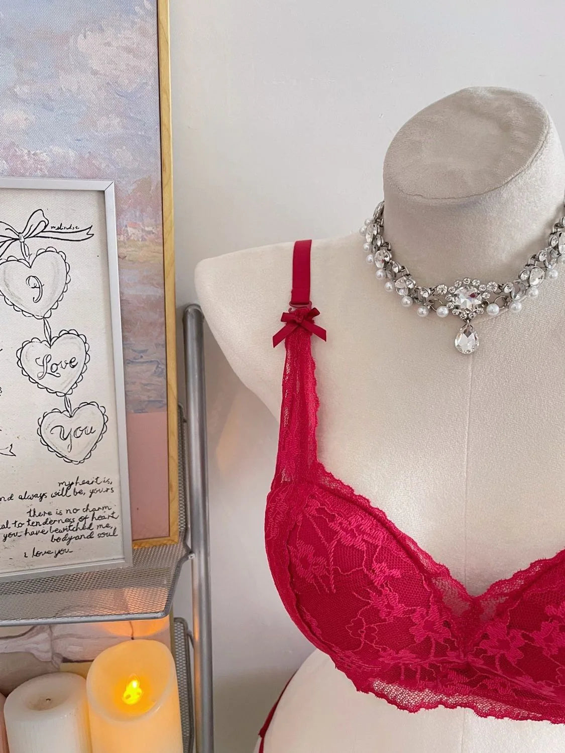 Neck-baring and Shoulder-revealing Lingerie with A Gathered, Sexy Lace Upper That Supports The Bra.