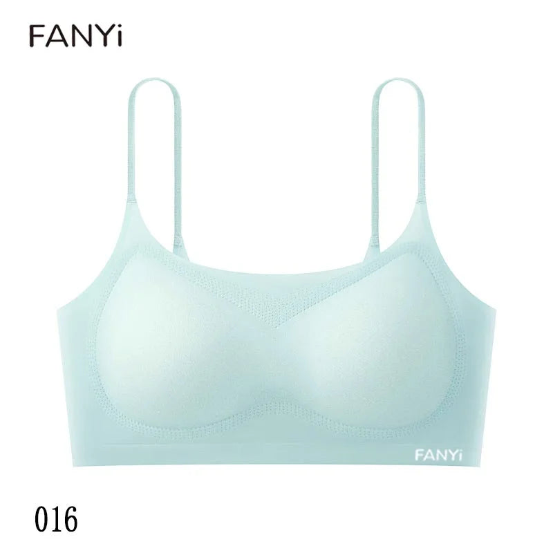 A thin, breathable and comfortable women's bra with a slim shoulder strap, featuring a beautiful back and a small chest