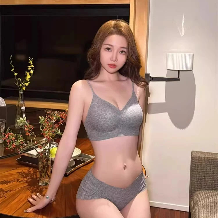 Bras for Small Bust Women Thin Strap Wireless Push Up Padded Bralette Stick On Silicone Adhesive Bra Petite Backless