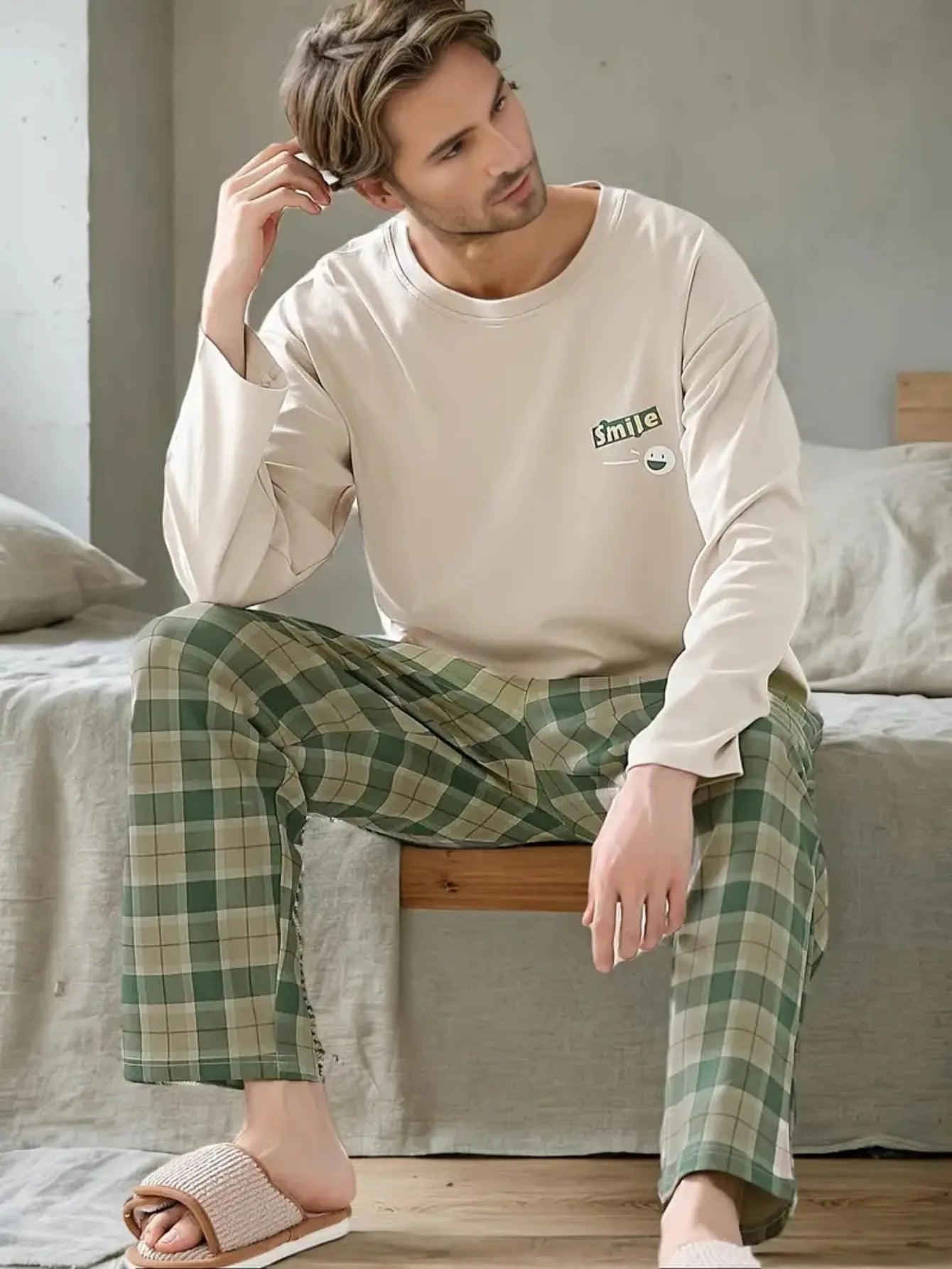 Men's Two-Piece Pajama Set, Stylish and Simple Plaid, Round Neck, Long-Sleeved Top and Long Pants, Loose Fit, Suitable for Spring, Summer, Autumn, and Winter, Polyester, Casual, Knitted, with Pockets, Loungewear