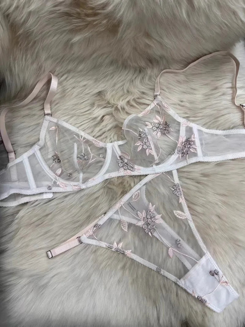 Elegant Summer Lace Bra Sheer Embroidered Comfortable Support Anti-Sag Full Coverage Modest Design & Women Large Chest Minimize