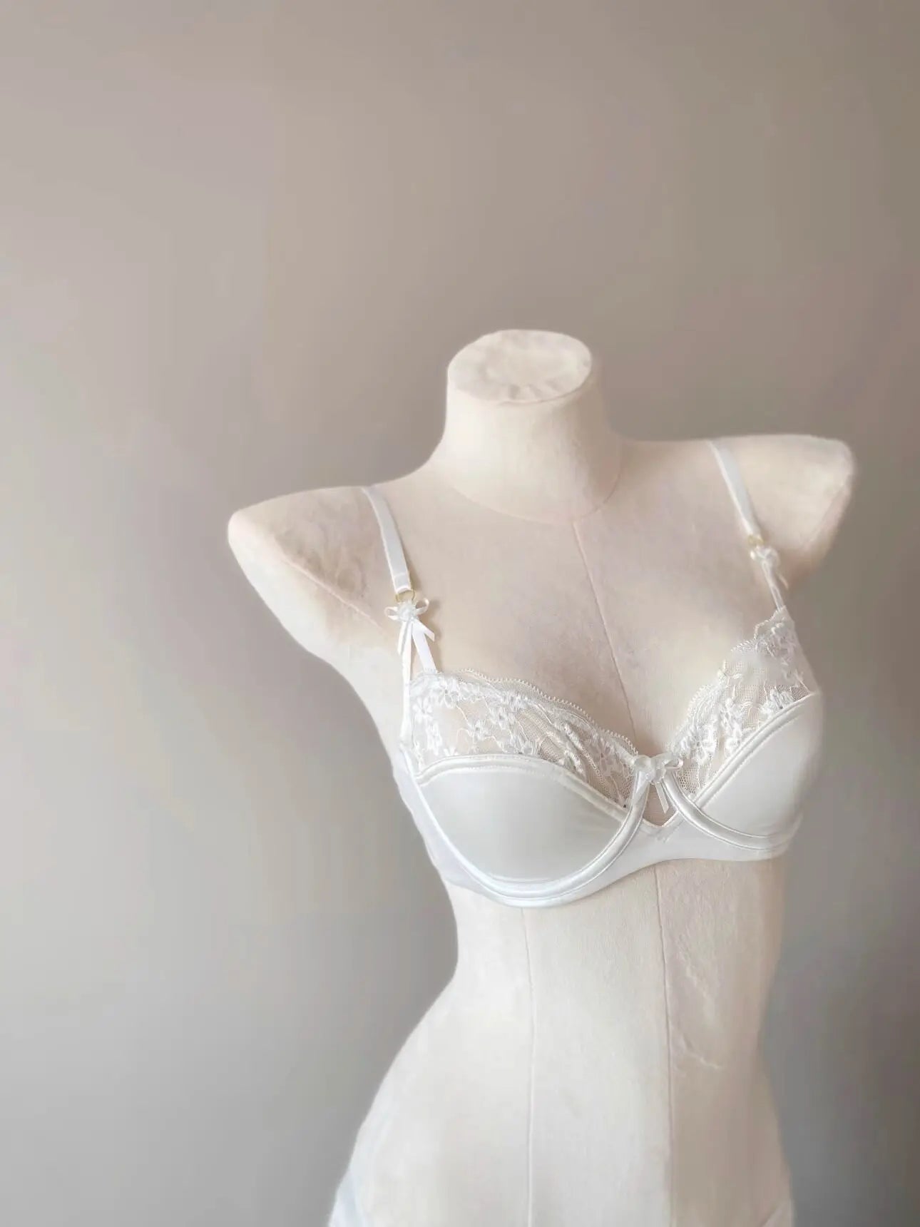 High Quality French Demi Cup Bra Set Soft Lace Thin Lightweight Side Support Anti Sagging Comfort Everyday Wear 32-38AB Bra Suit