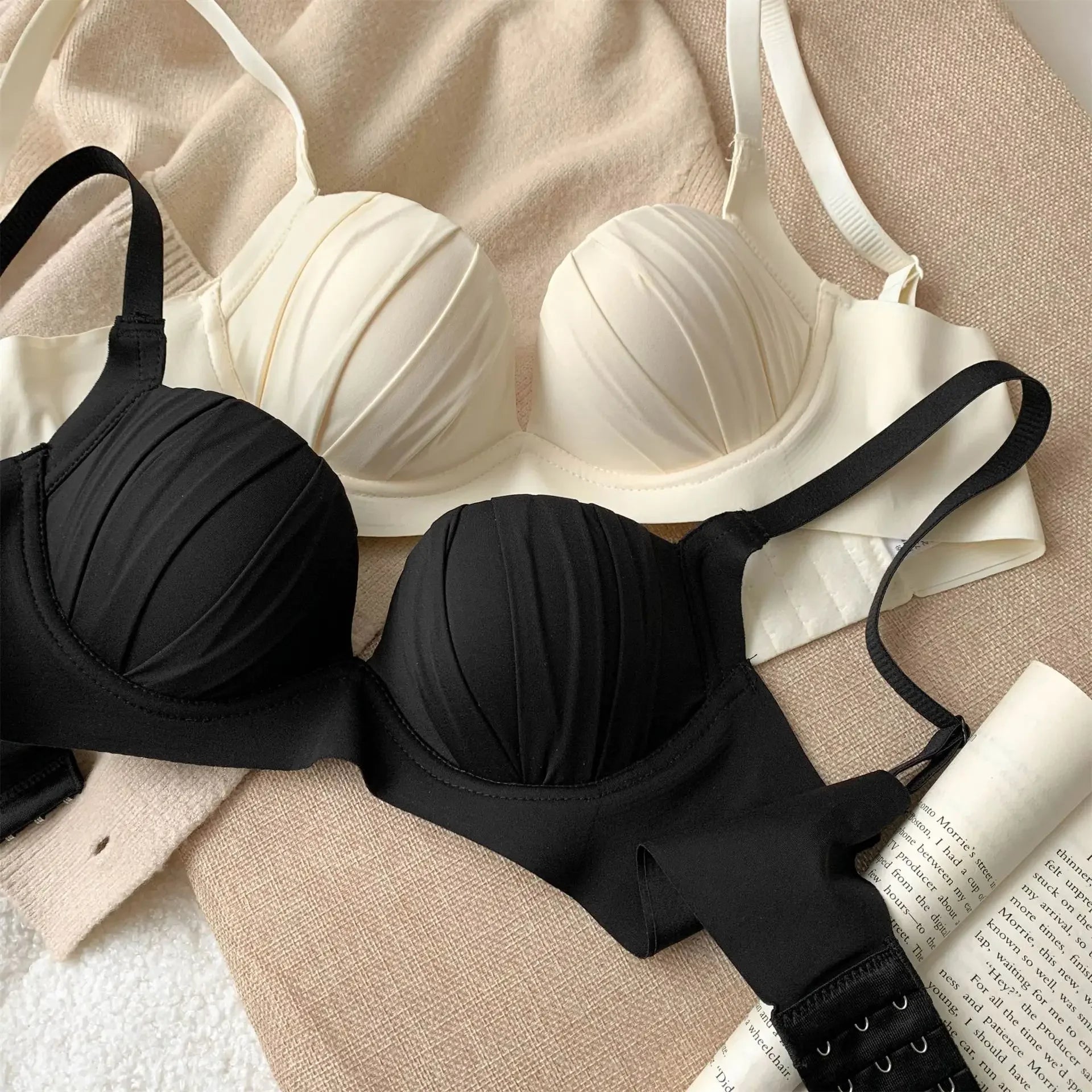 2024 New Pleated Bras Push Up Bra Small Chest No Steel Ring Wirelss Soft Bra Solid Color Sweet Seamless Bra