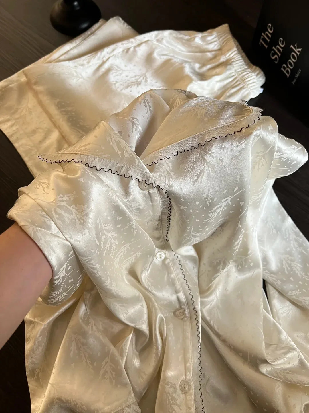 Pjs Setice Silk Pajamaswomen's Pajama Setladies' Spring/summer Pajamassummer Thin Style Cool Feelingfashionable Home Clothe