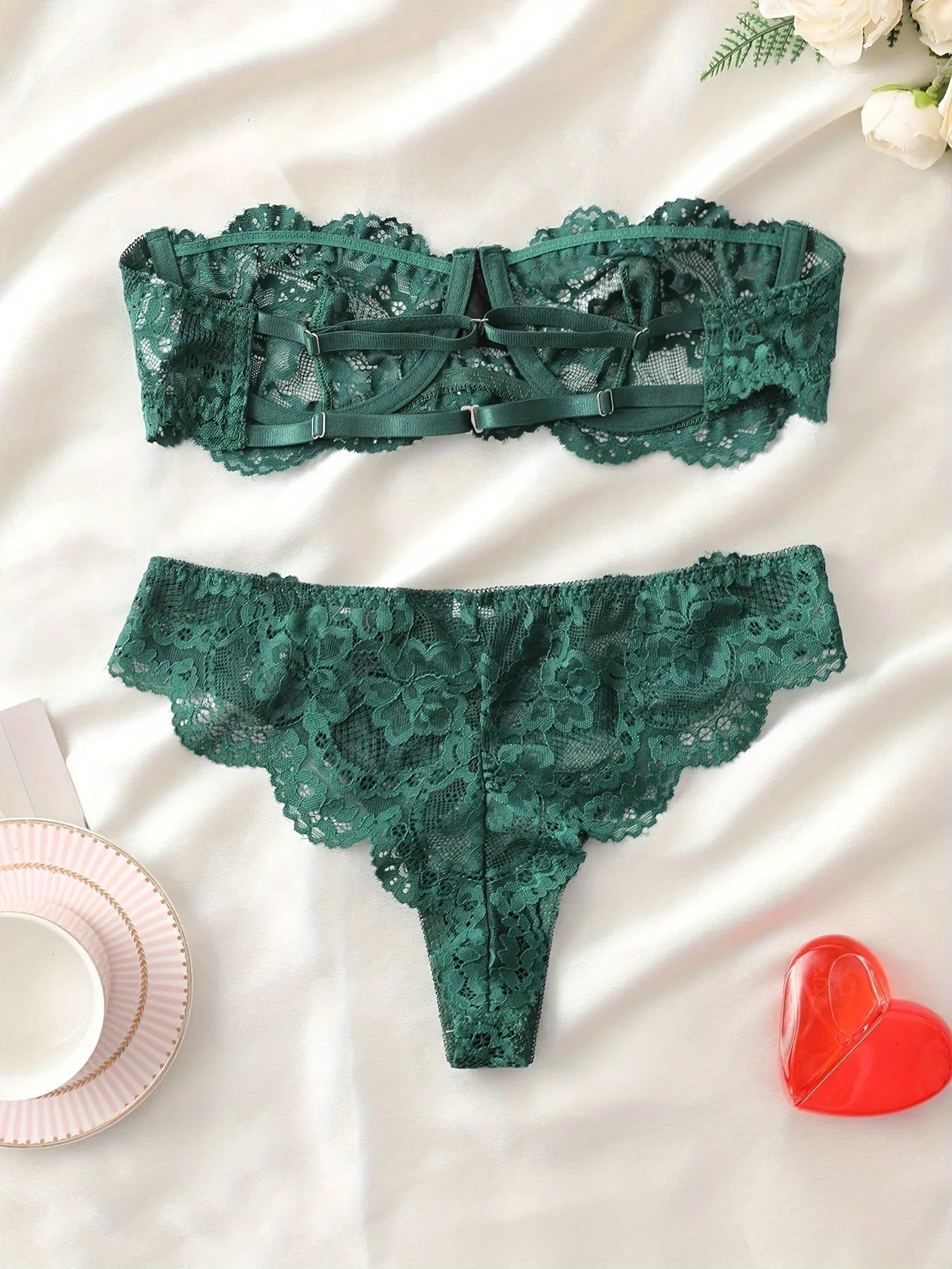 Women's Floral Lace Lingerie Set - Sexy Underwire Bandeau Bra & Scallop Thong, Breathable Comfort for Daily Wear All Seasons