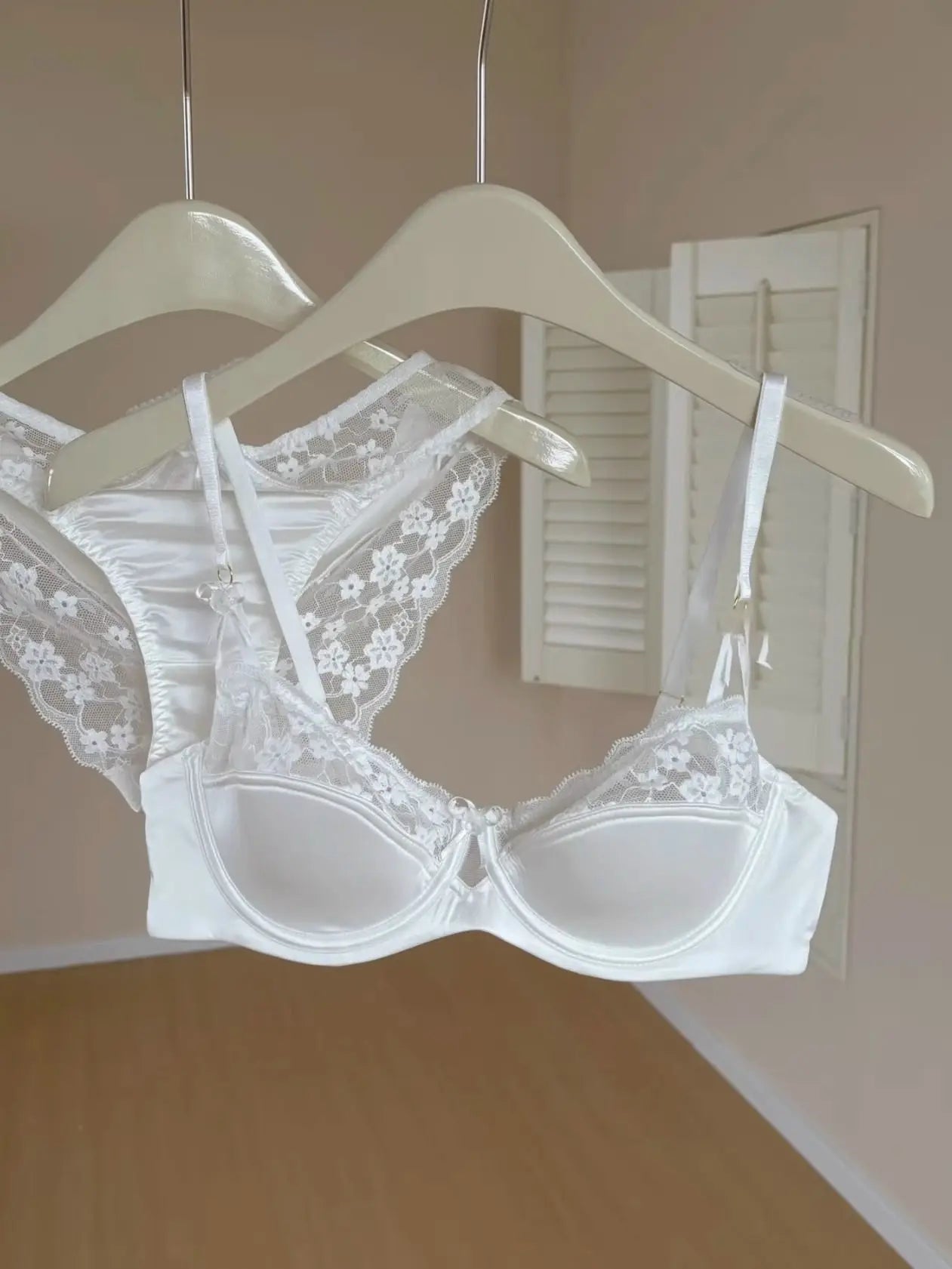 High Quality French Demi Cup Bra Set Soft Lace Thin Lightweight Side Support Anti Sagging Comfort Everyday Wear 32-38AB Bra Suit