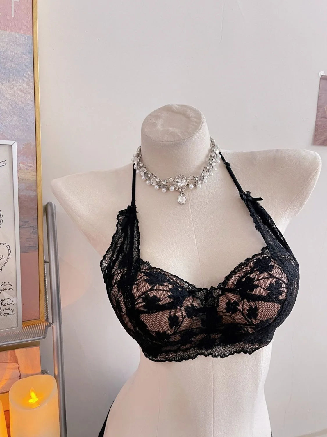 Neck-baring and Shoulder-revealing Lingerie with A Gathered, Sexy Lace Upper That Supports The Bra.
