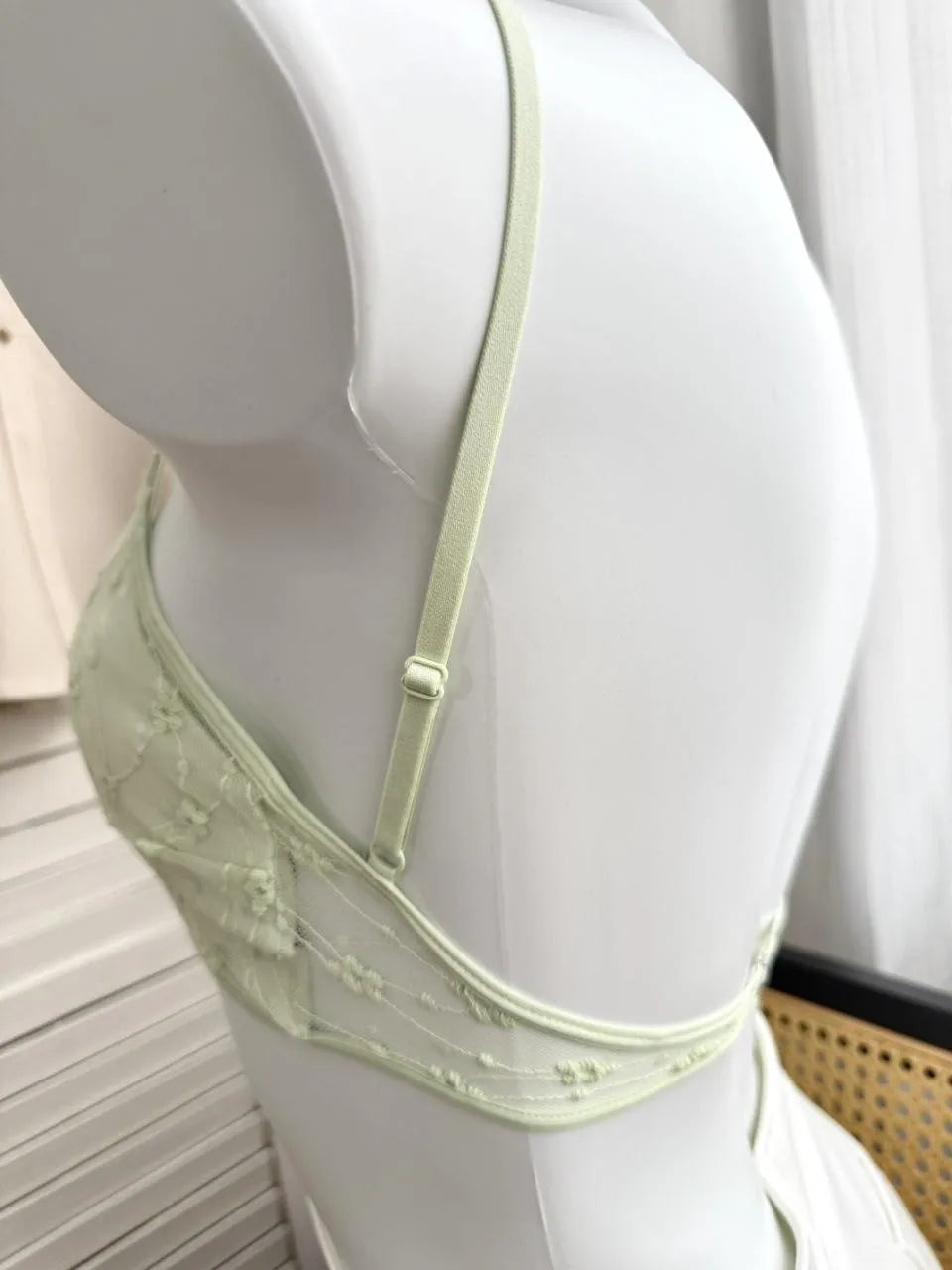 Lace Lingerie for Women's Summer, Thin, Large-bust, Slimming, Lace-curving, Triangular Cup, Beautiful Back, Seamless Bra