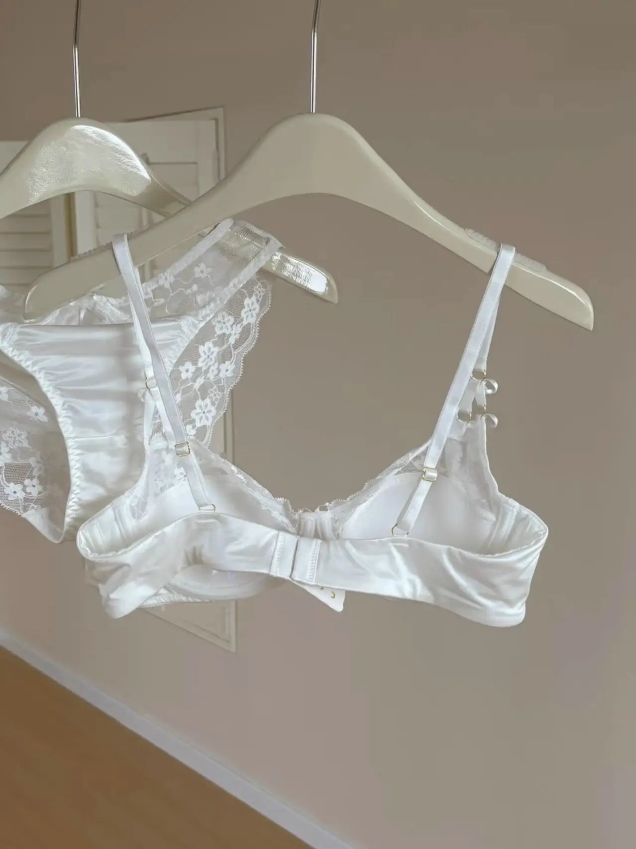 High Quality French Demi Cup Bra Set Soft Lace Thin Lightweight Side Support Anti Sagging Comfort Everyday Wear 32-38AB Bra Suit
