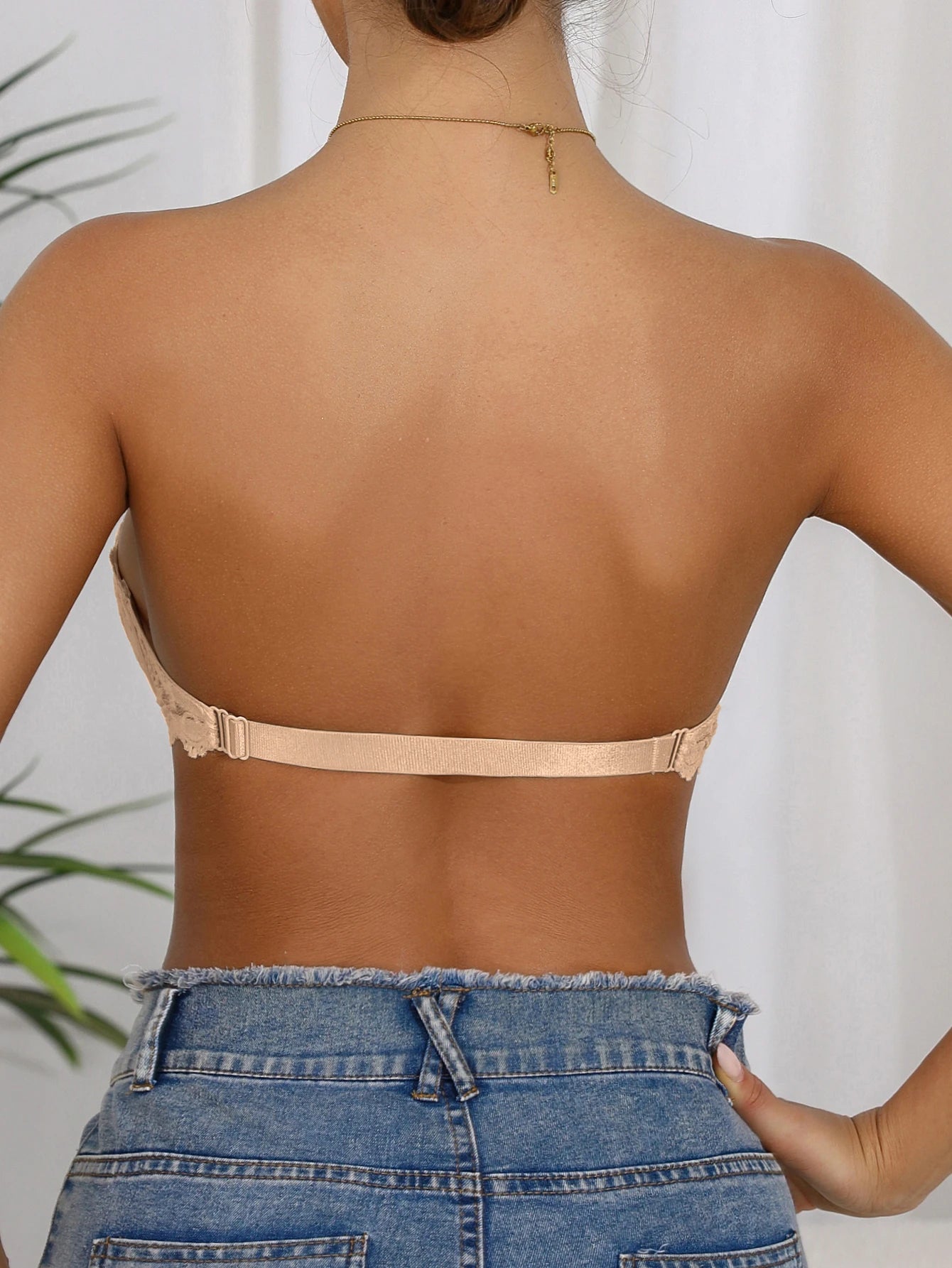 Single-Piece Half-Cup Women's Bra with Front Closure, Solid Color, Simple and Sexy Lace Trim, Strapless, Invisible Details, Anti-Slip Design, Push-Up Effect