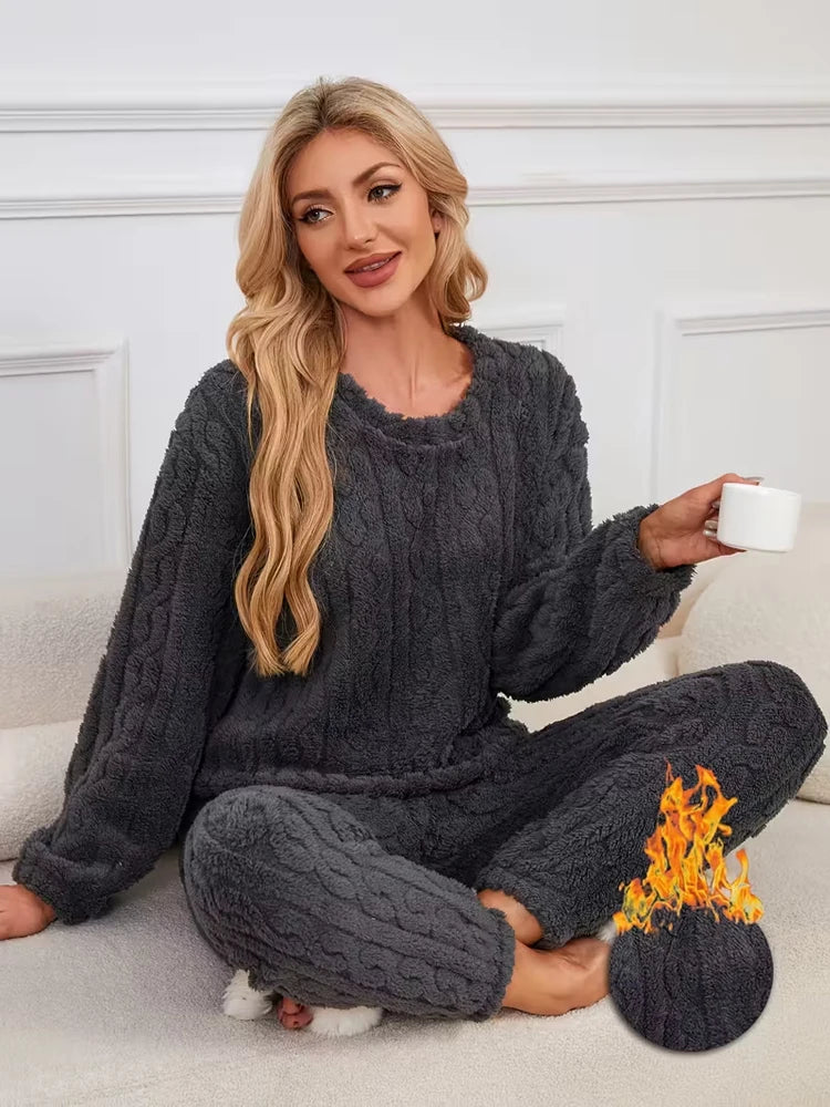 Two-Piece Autumn and Winter Pajama Set with Fleece Lining, Thick Coral Velvet Home Wear, Fashionable Warm Long-Sleeve Pants Sets
