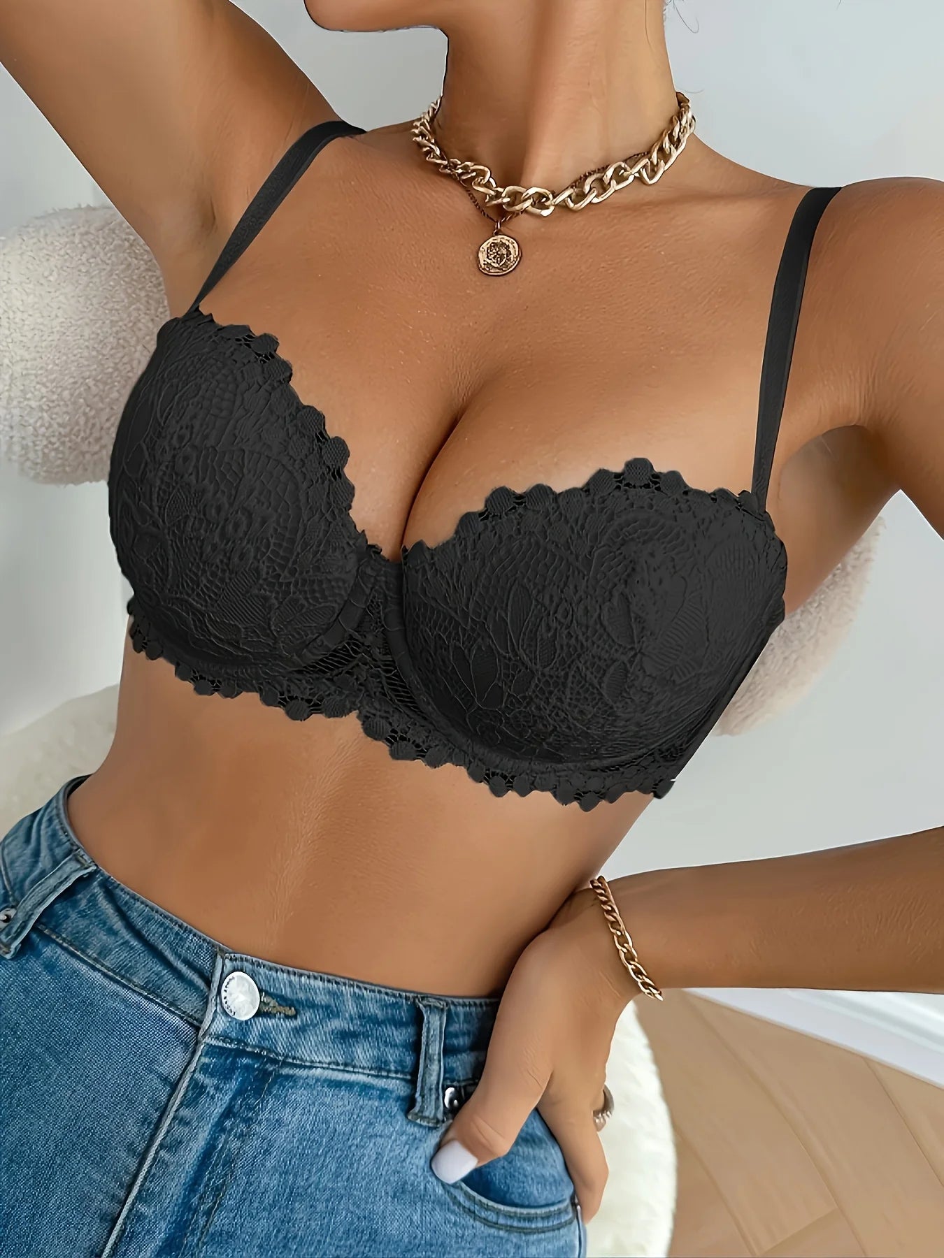 Sexy half-cup lace women's lingerie bra with underwire for gathering and comfortable fit