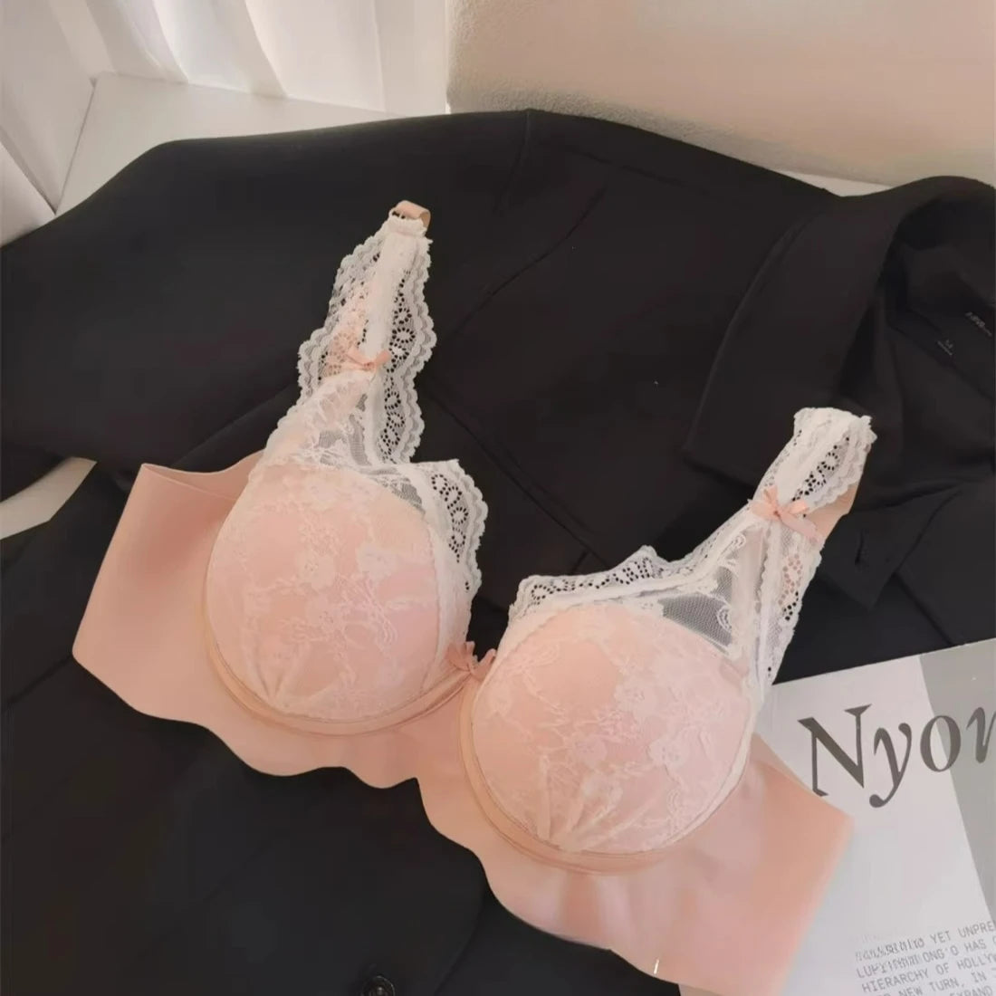French Bras for Women Push Up Sexy Lace Bralette Small Bust Enhancer Round Shape Anti Sag Everyday Adjustable Underwire Bra