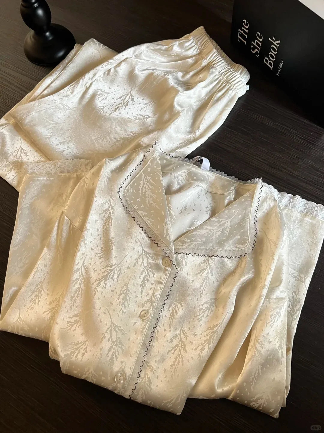 Pjs Setice Silk Pajamaswomen's Pajama Setladies' Spring/summer Pajamassummer Thin Style Cool Feelingfashionable Home Clothe