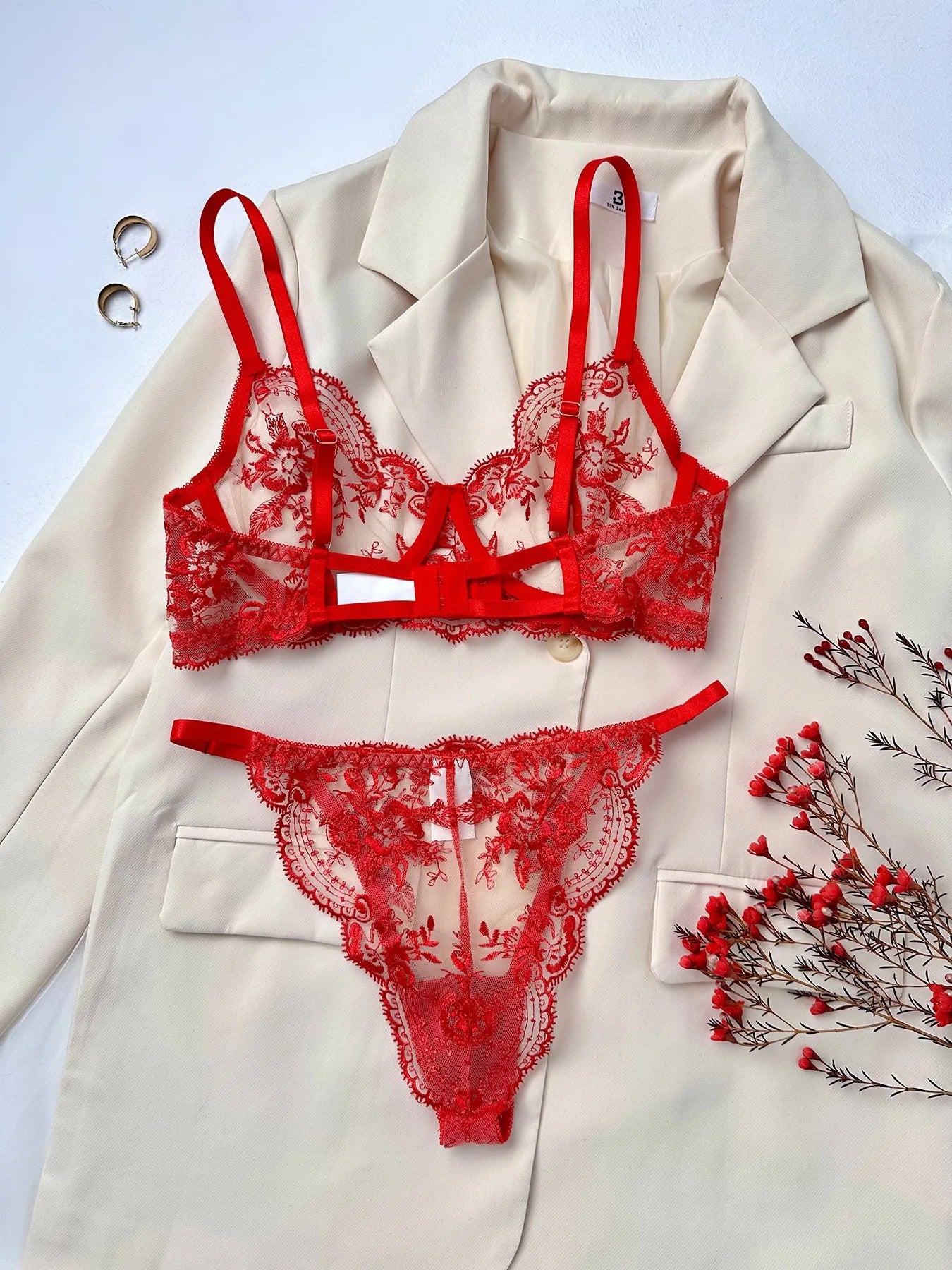 Hot-selling Sexy Lingerie Floral Embroidery Sheer Mesh Sexy Comfortable Elegant Lingerie Set