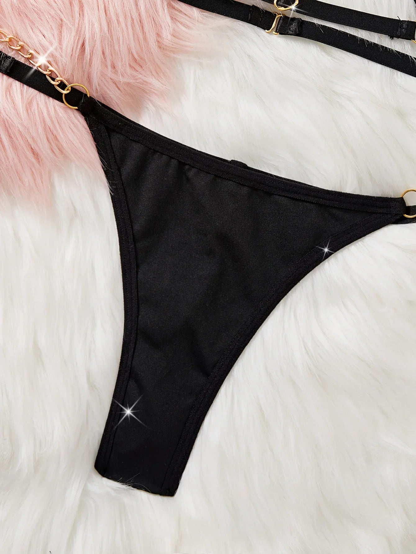 2 pieces of women's sexy lingerie set with gold chain and elegant thong