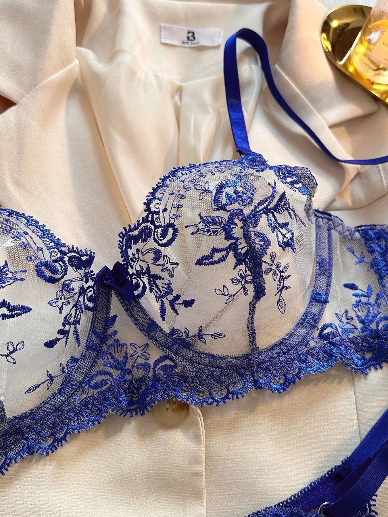 Hot-selling Sexy Lingerie Floral Embroidery Sheer Mesh Sexy Comfortable Elegant Lingerie Set