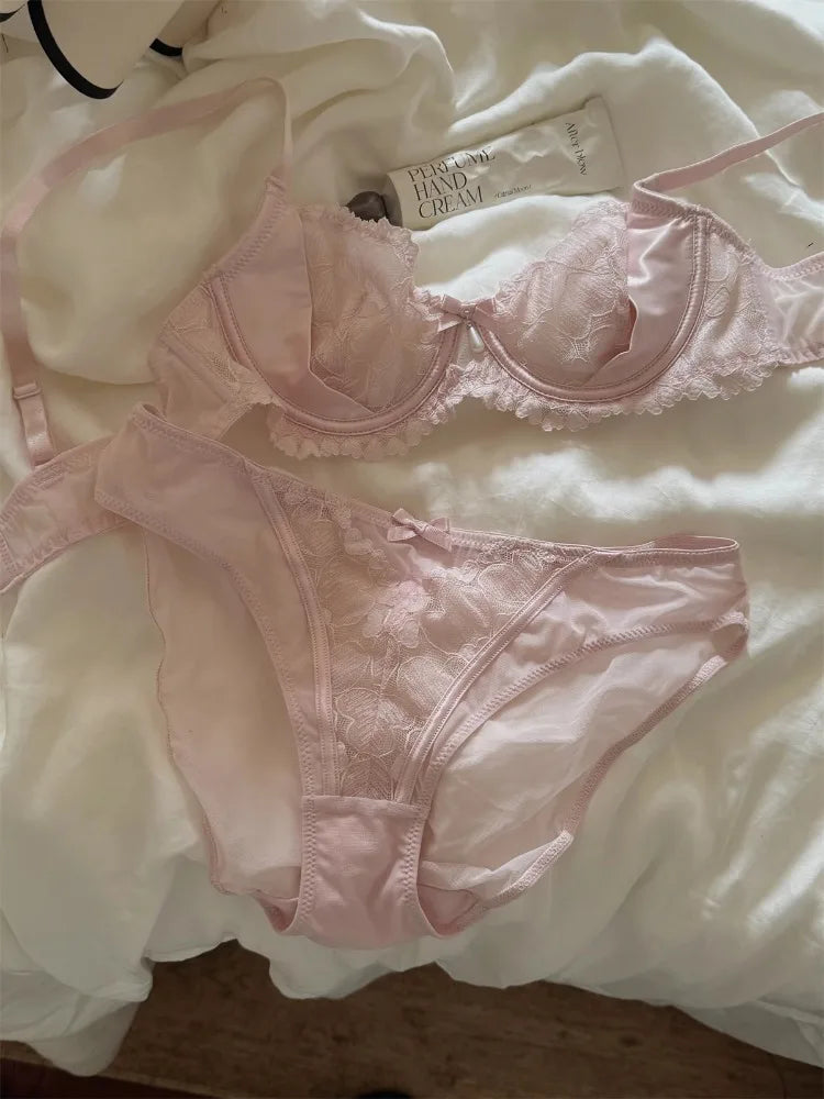 Ensemble Lingerie Luxe Français Dentelle Brodée Noir Mystère Rose Pur Soutien-Gorge Grand Découpe Cadeau Sensuel Design Élégant