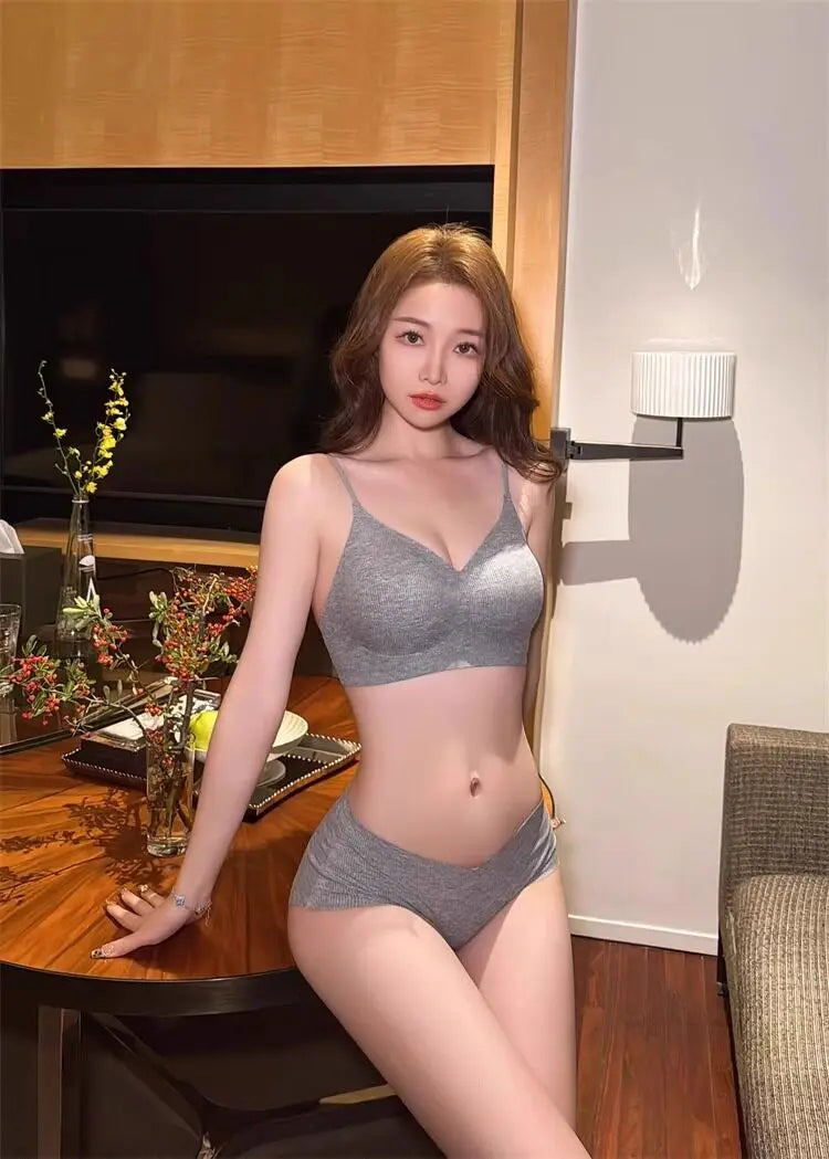 Bras for Small Bust Women Thin Strap Wireless Push Up Padded Bralette Stick On Silicone Adhesive Bra Petite Backless