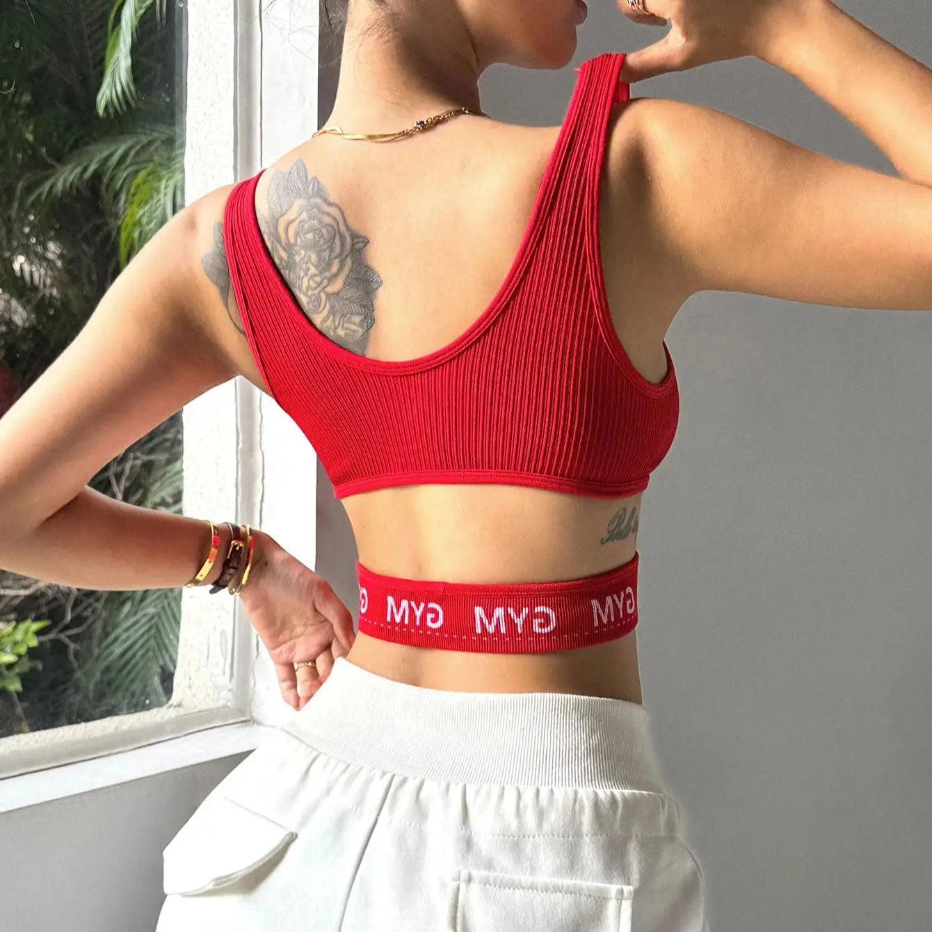 Sexy Red Ribbed Sports Bra for Women Breathable High Elasticity Seamless Deep U Neck Cut Out Yoga Bra Support Fitness Crop Top