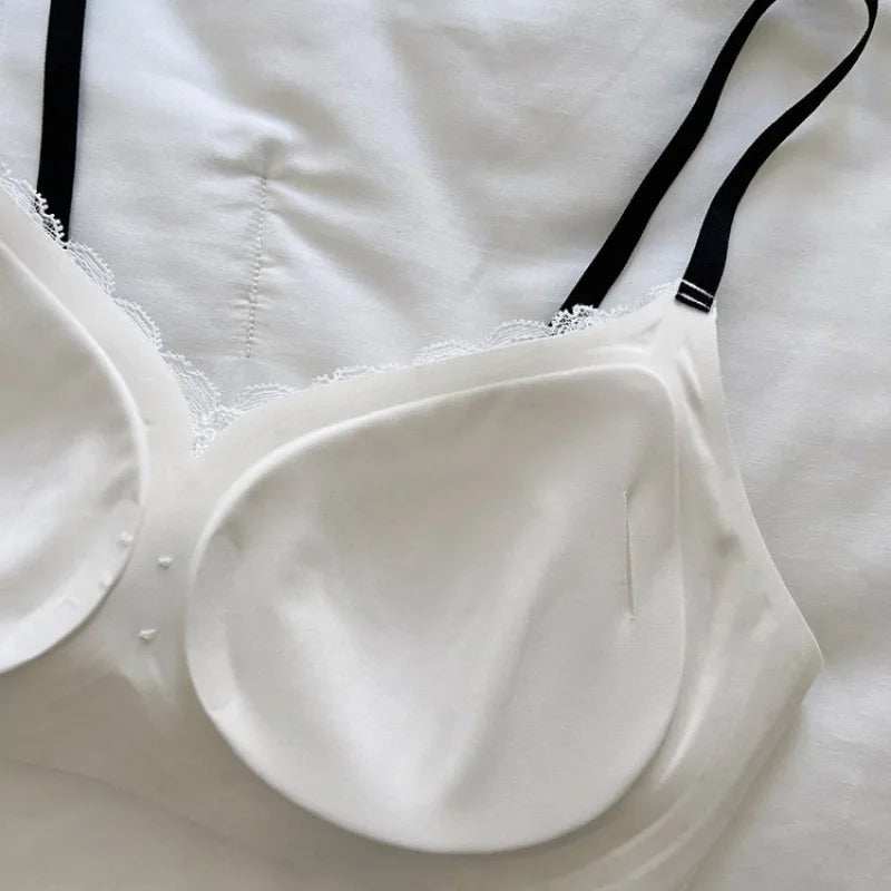 Lace and Floral Print Lingerie: Women’s Push-Up Bra for Smaller Busts, Designed to Minimise Side Bulges, Seamless and Wire-Free