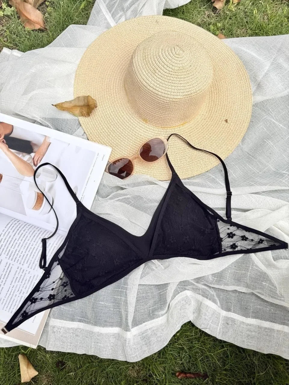 Lace Lingerie for Women's Summer, Thin, Large-bust, Slimming, Lace-curving, Triangular Cup, Beautiful Back, Seamless Bra