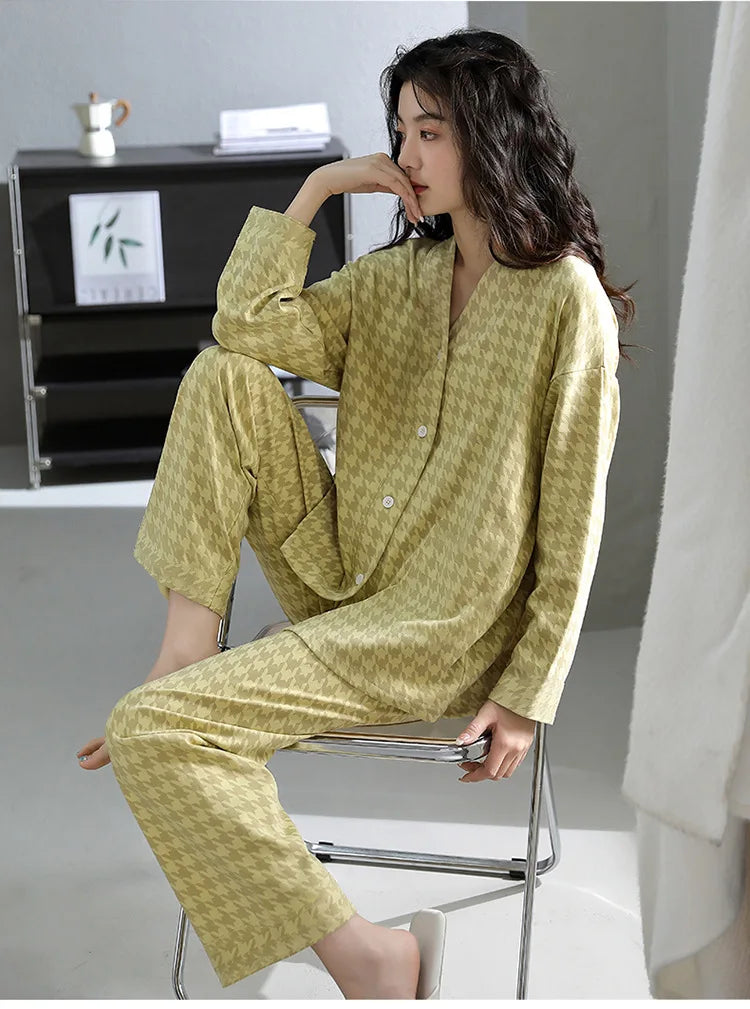 Girls' Four-Season Pajama Set Women's Long-Sleeve Homewear New Casual Outfit for Going Out and Walking Women's Homewear Set
