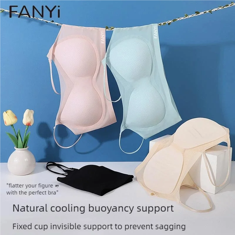 A thin, breathable and comfortable women's bra with a slim shoulder strap, featuring a beautiful back and a small chest